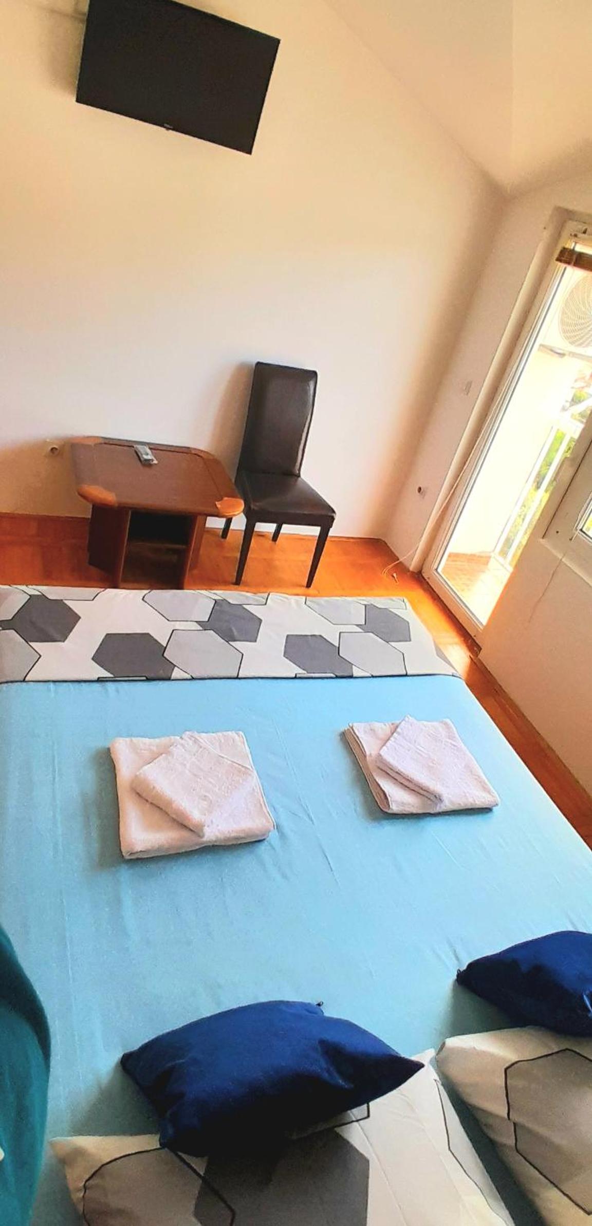 Four-Bedroom Apartment With Balcony  photo 3
