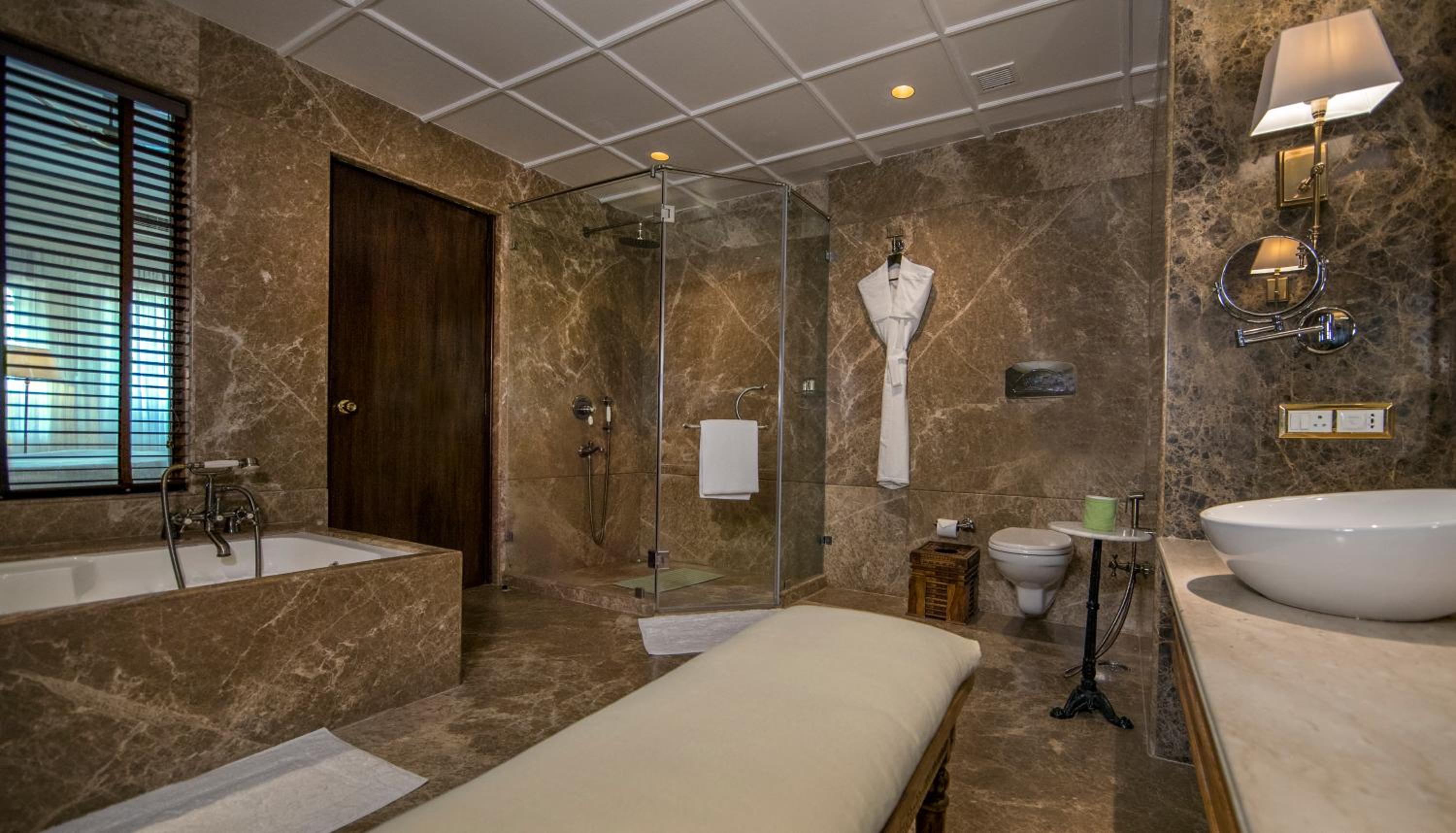 Luxury Suite - Photo 4