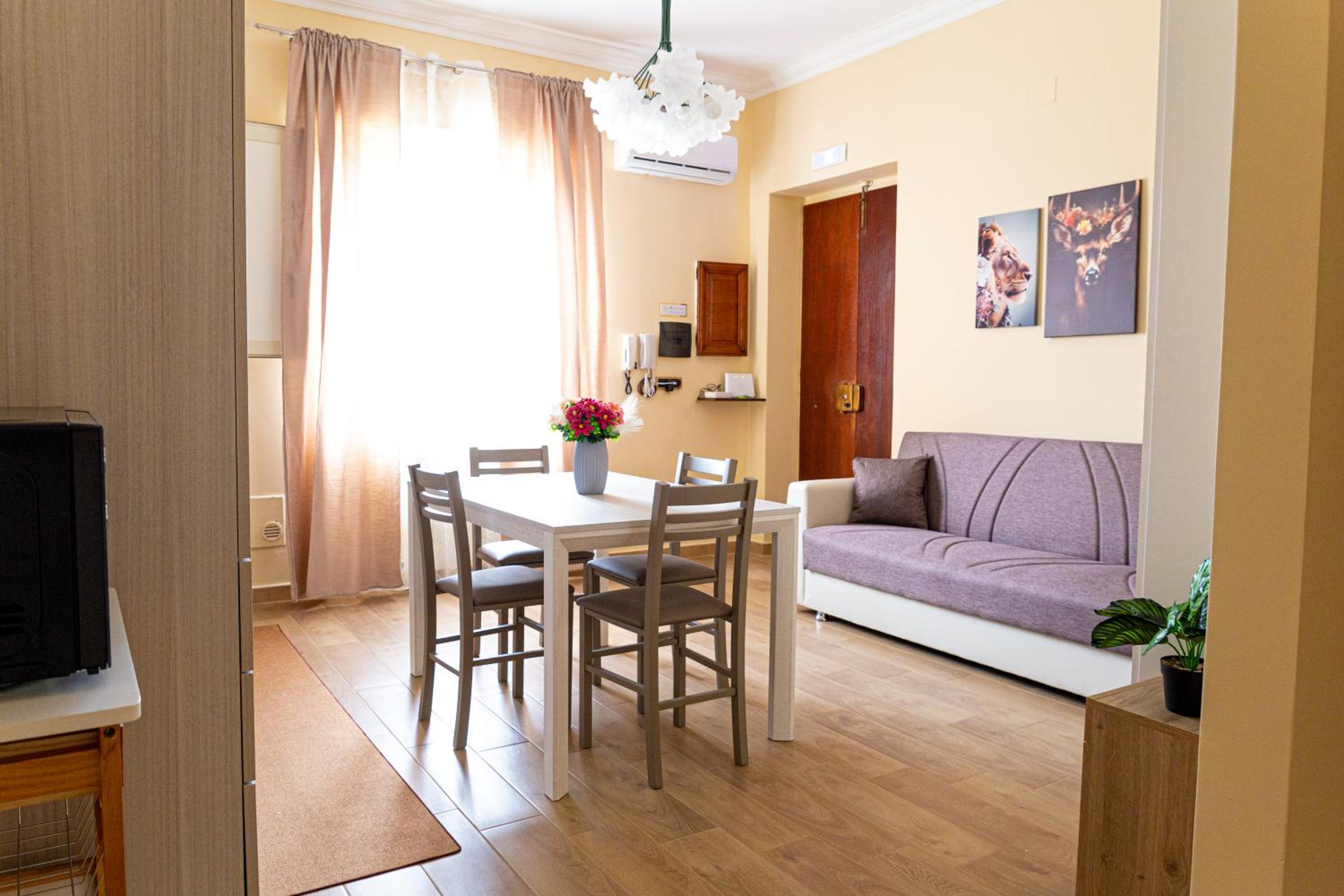 Standard Double Room with Shared Bathroom photo 2