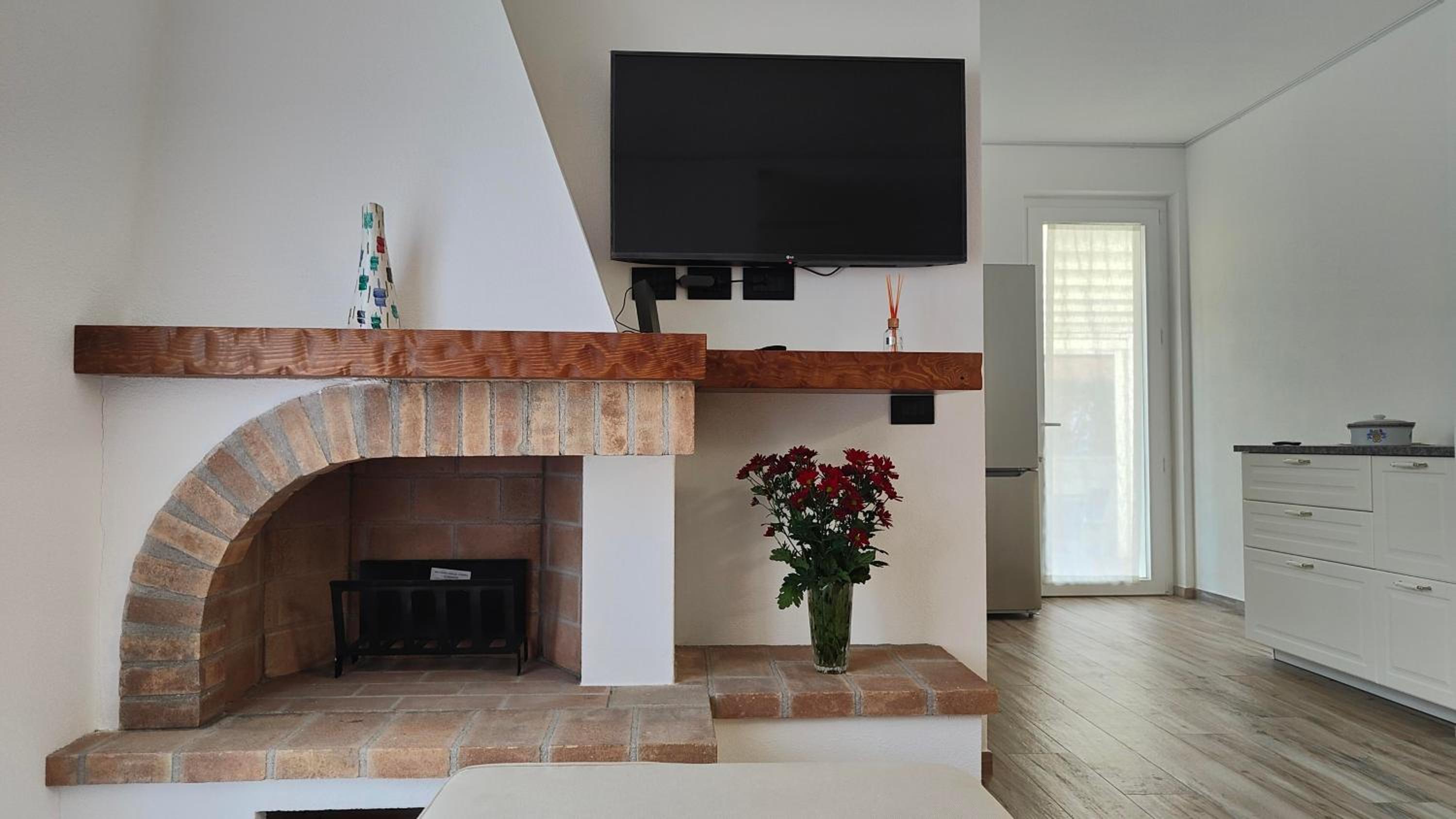 Three-Bedroom House photo 3