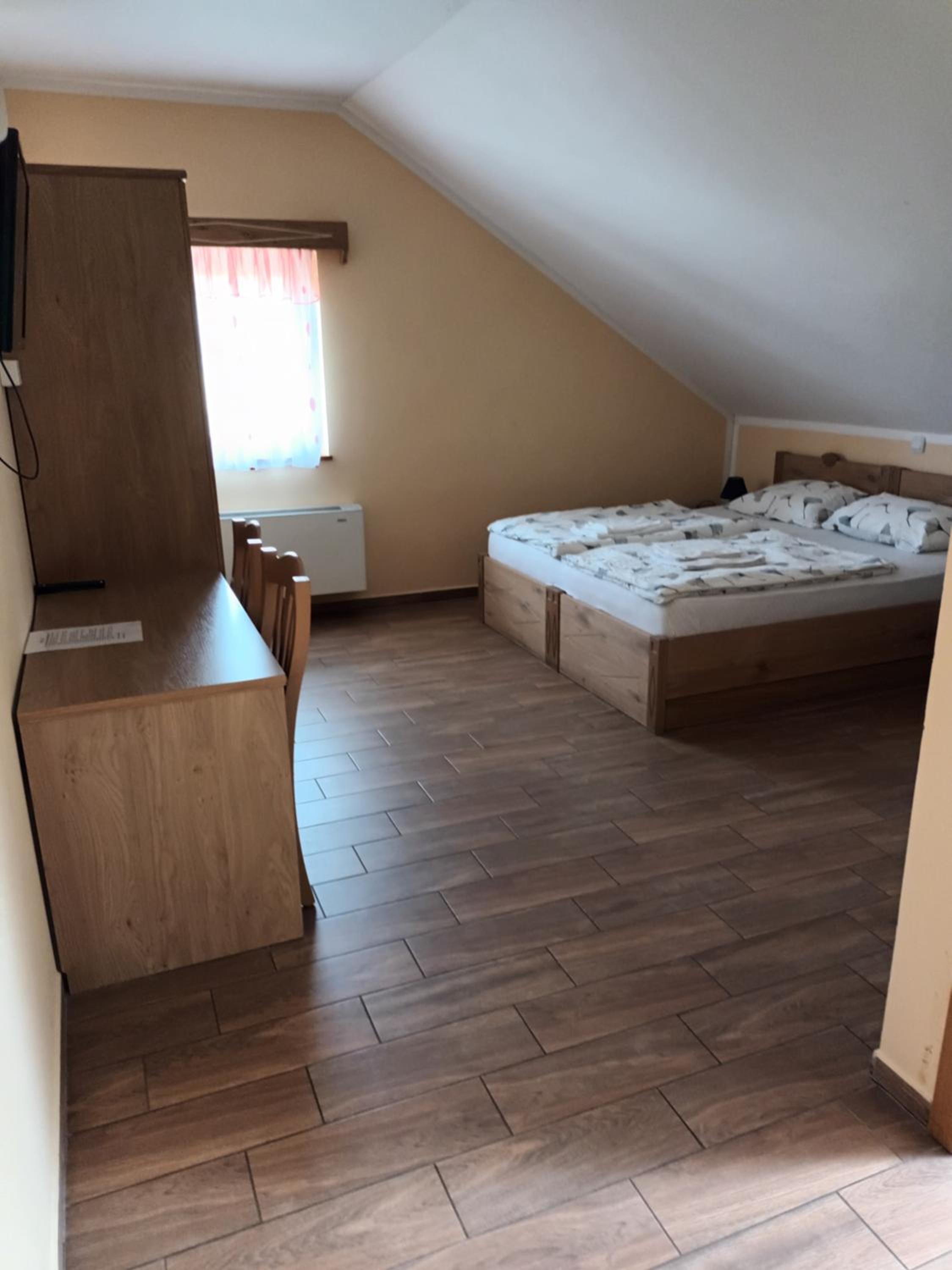 Double Room with Extra Bed photo 1