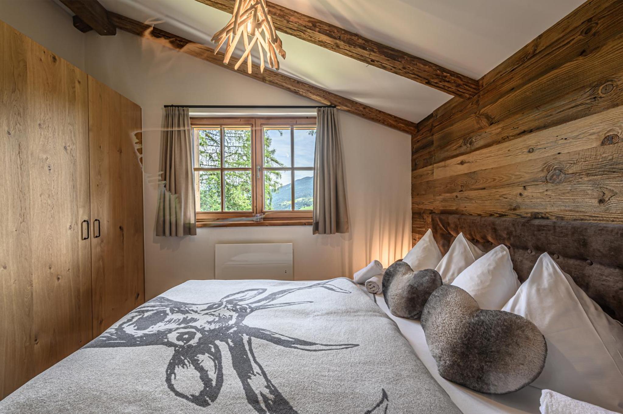 Three-Bedroom Chalet Top 4 photo 1