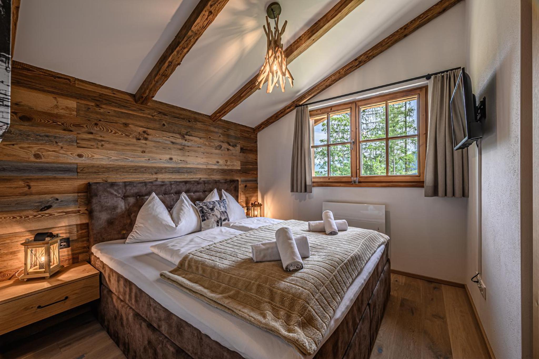 Three-Bedroom Chalet Top 4 photo 3