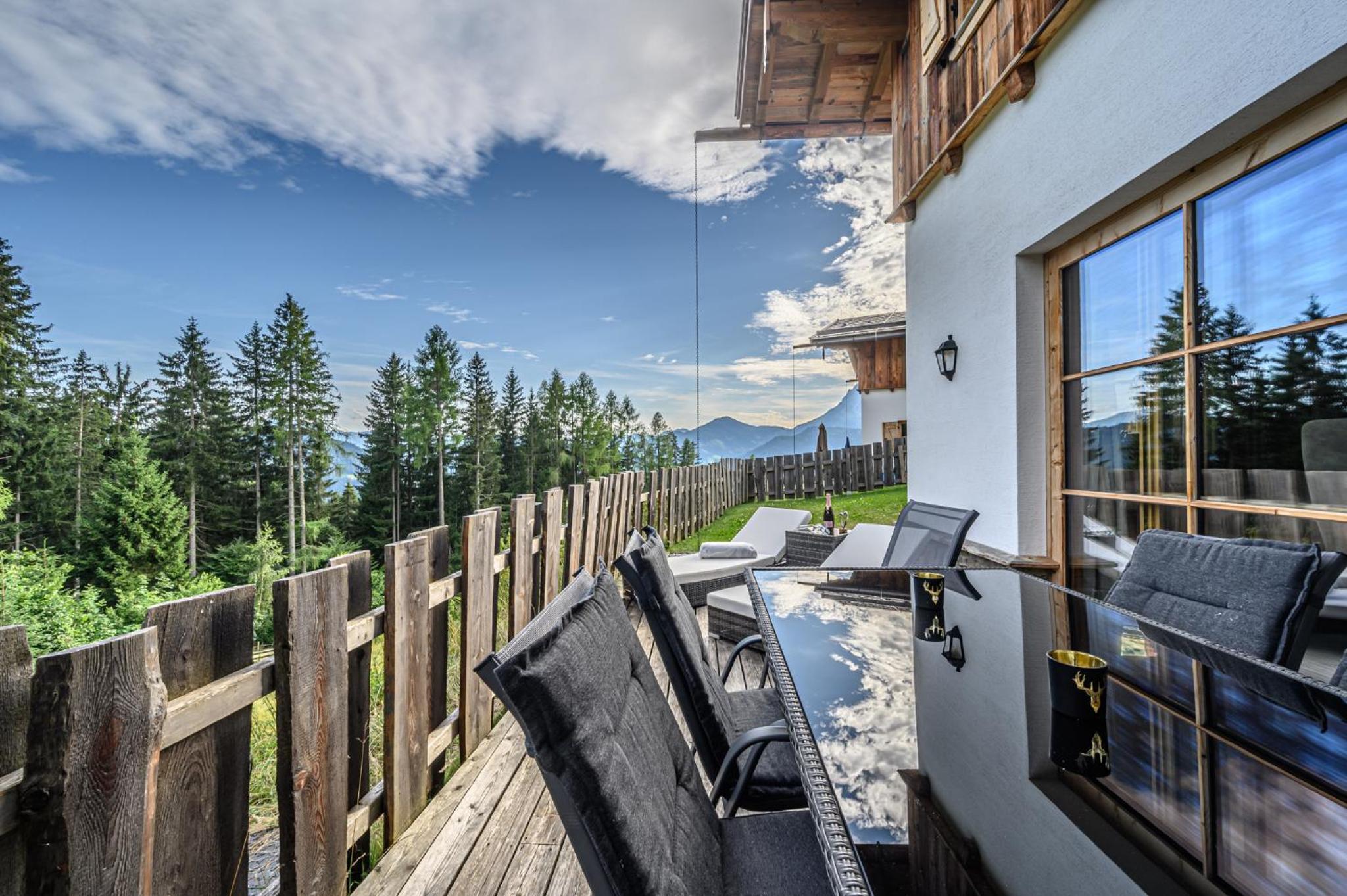 Three-Bedroom Chalet Top 6 photo 2