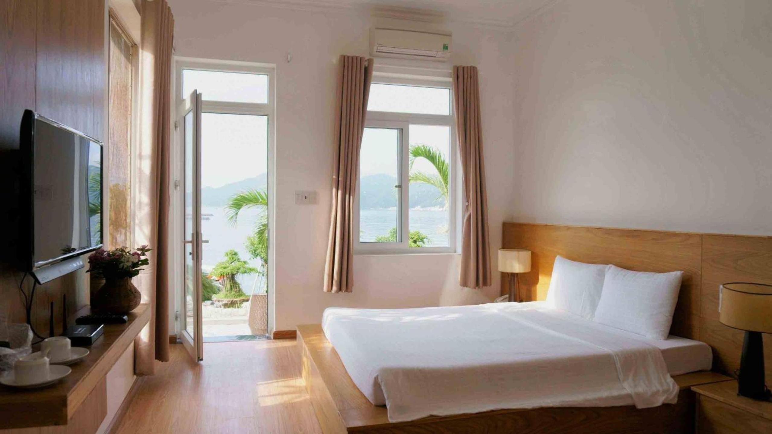 Deluxe Double Or Twin Room With Ocean View