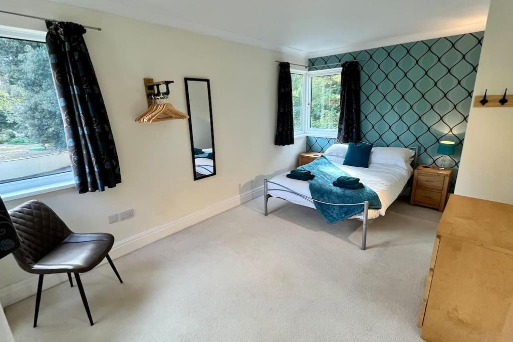 Four-Bedroom House photo 3
