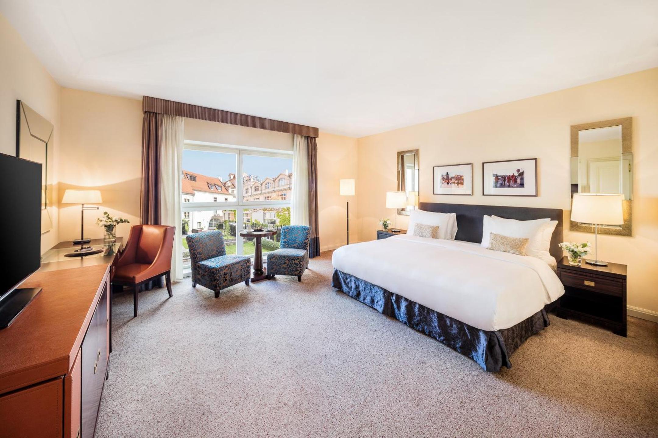 Deluxe Garden View Twin Room