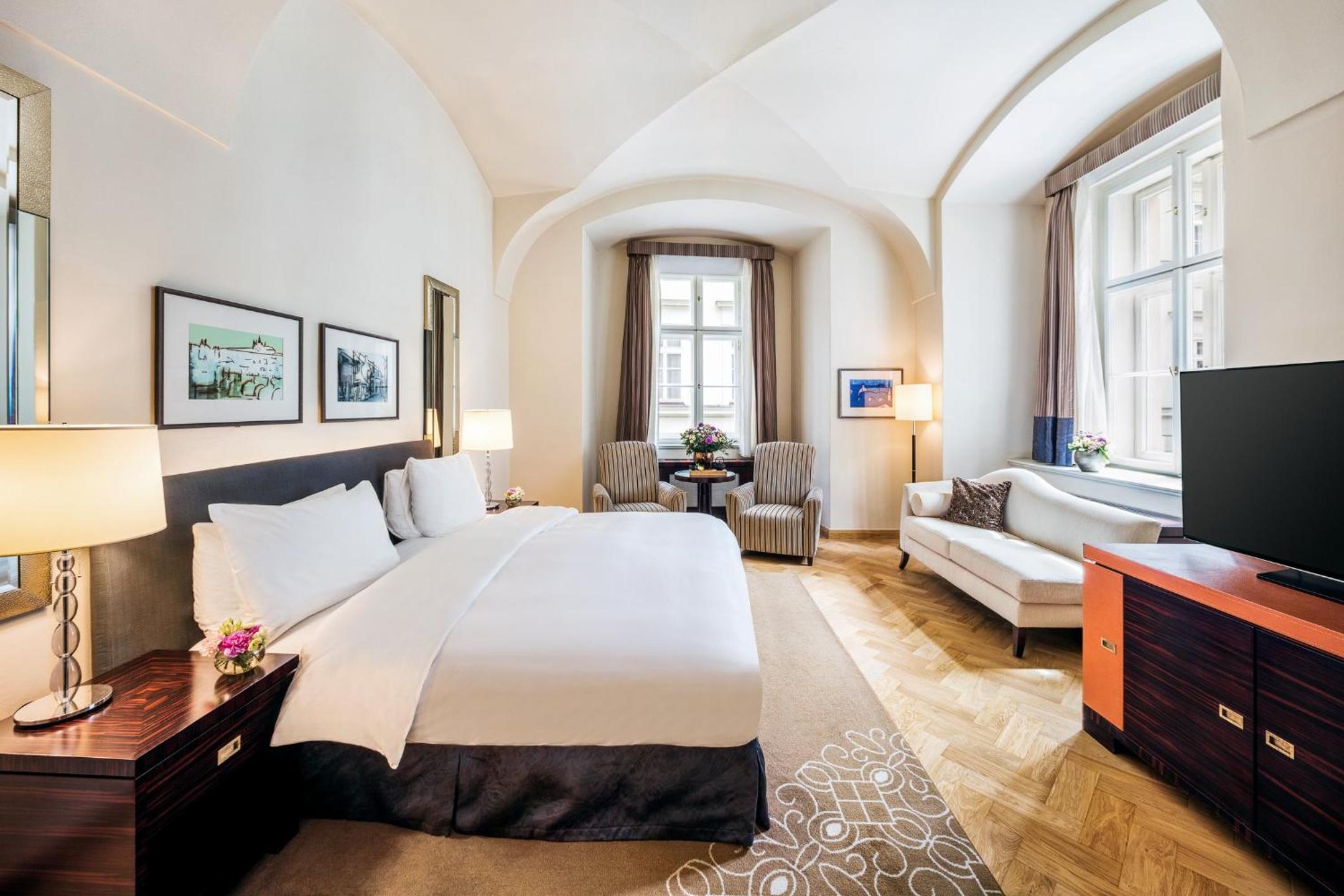Junior King Suite