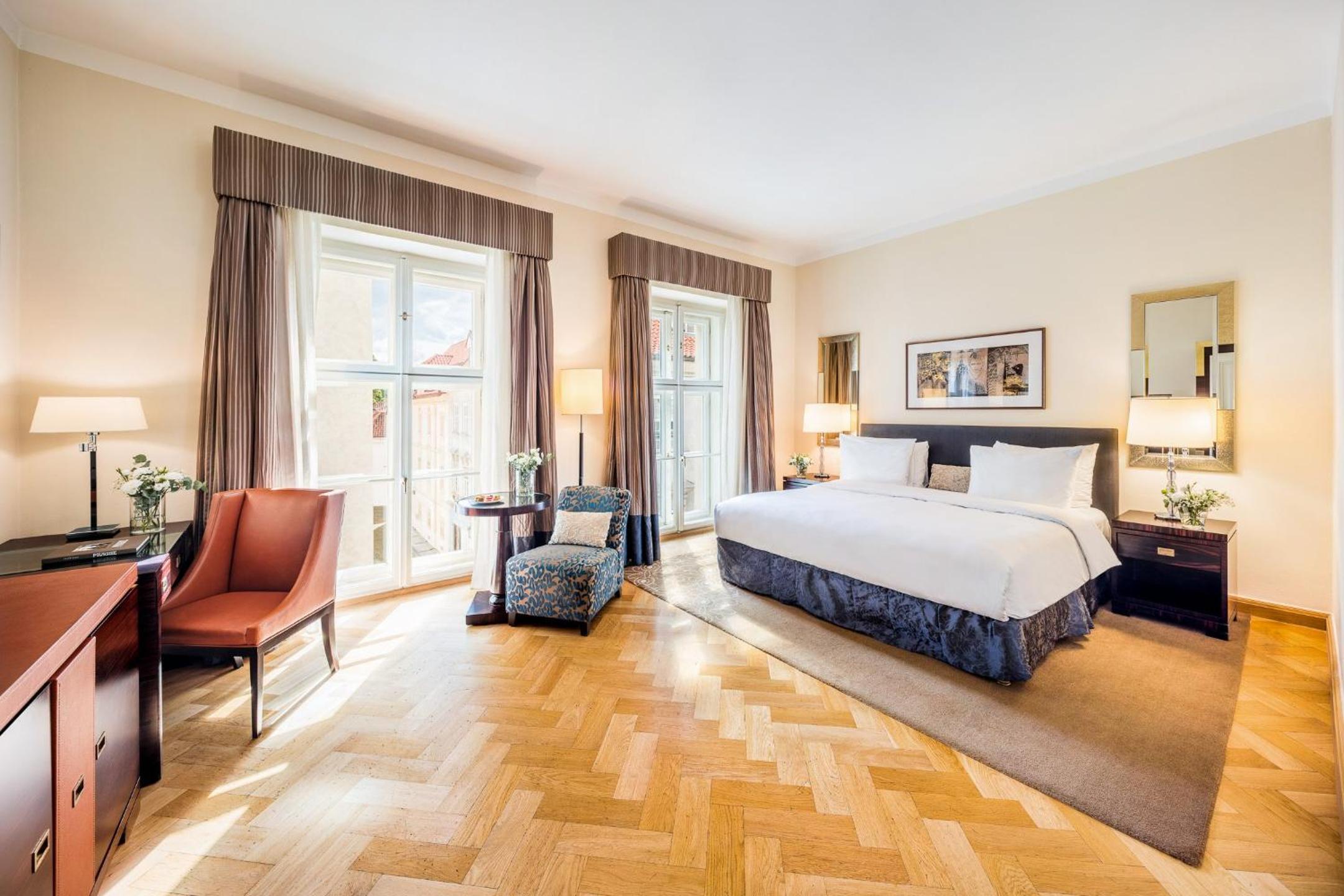 Deluxe King Room