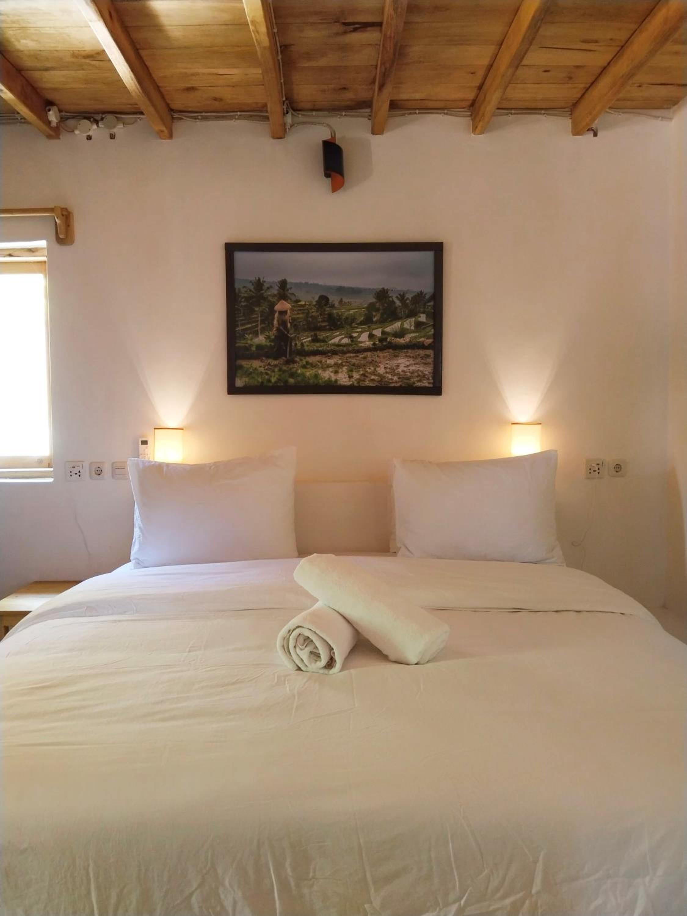 Deluxe Double Room (2 Adults + 1 Child) photo 1