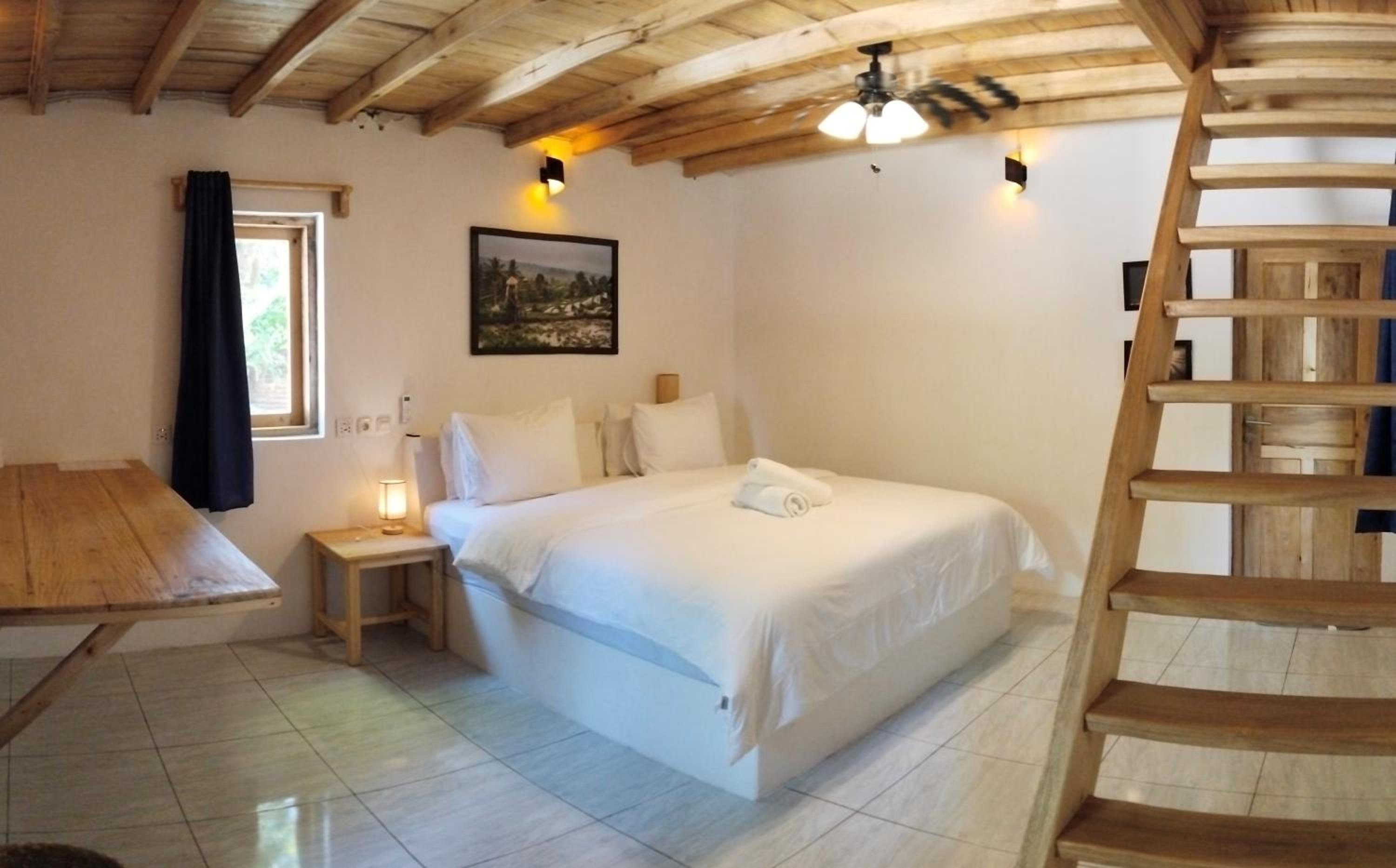 Deluxe Double Room (2 Adults + 1 Child) photo 3