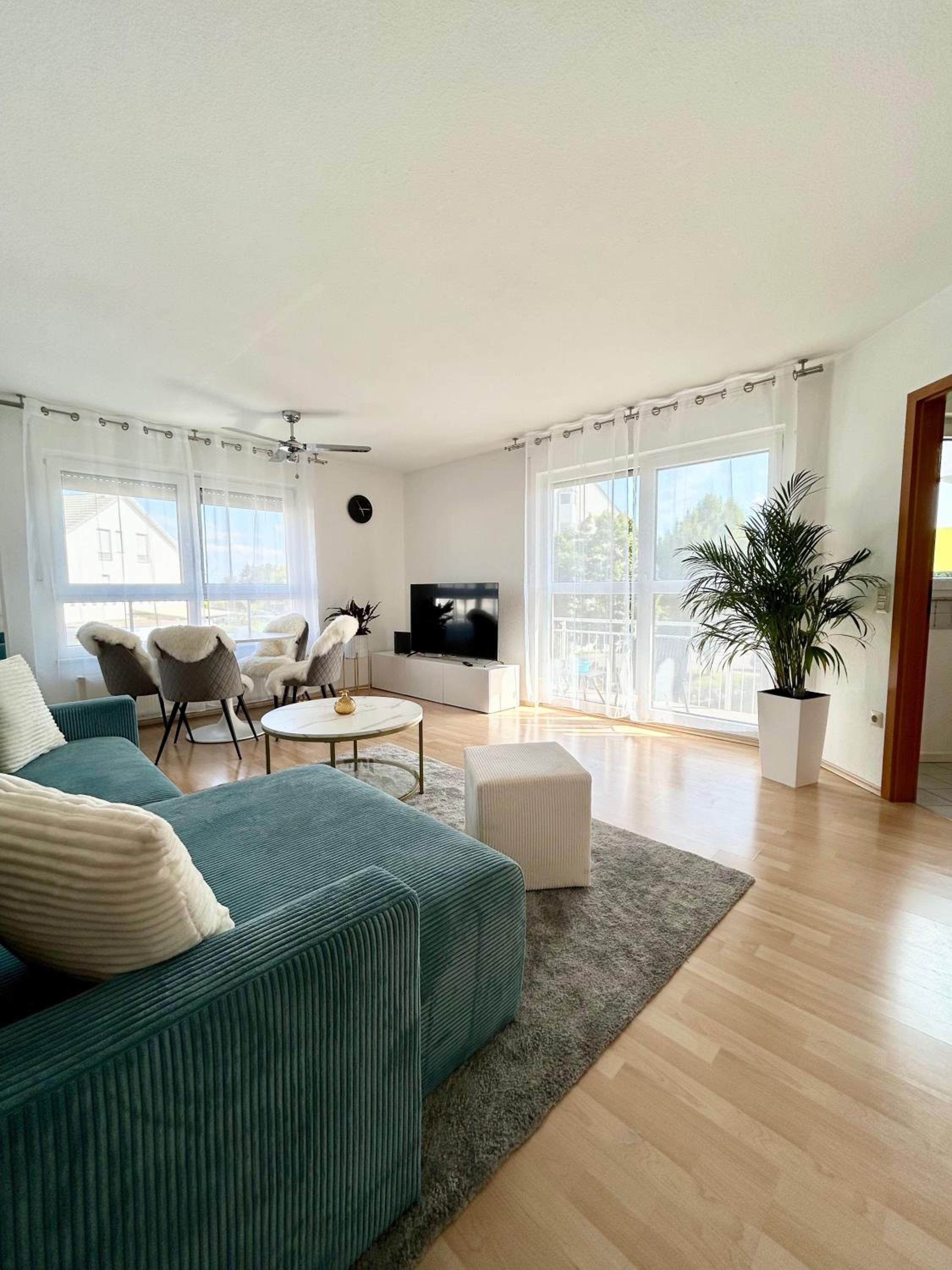 One-Bedroom Apartment photo 1