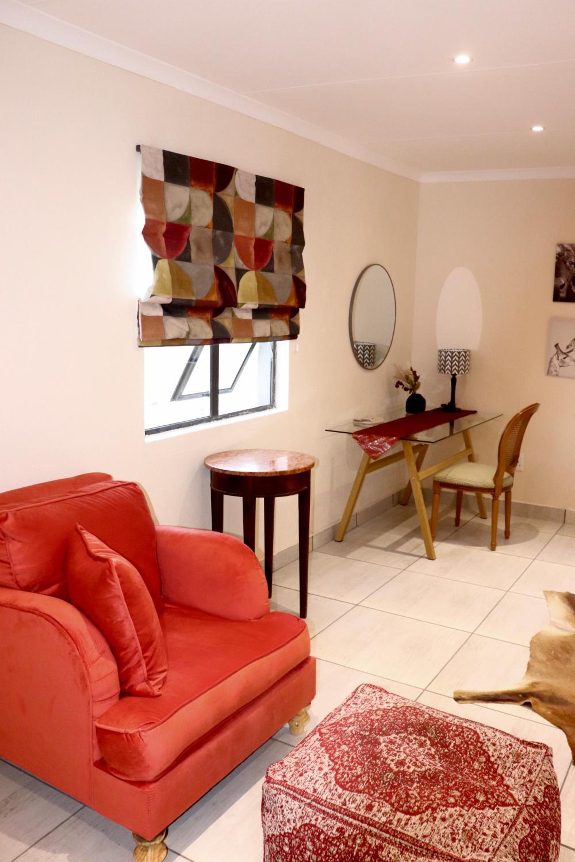 Deluxe Queen Suite - Photo 4