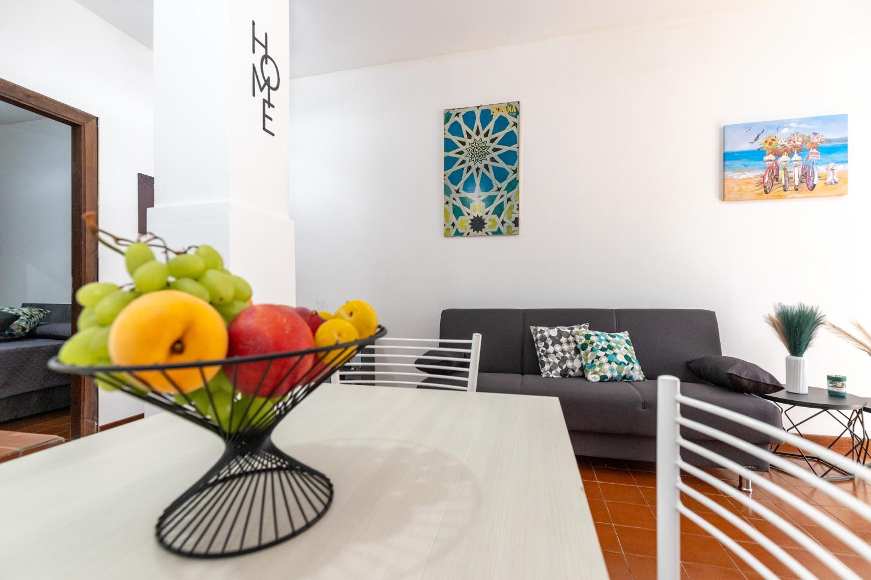 One-Bedroom Apartment photo 2