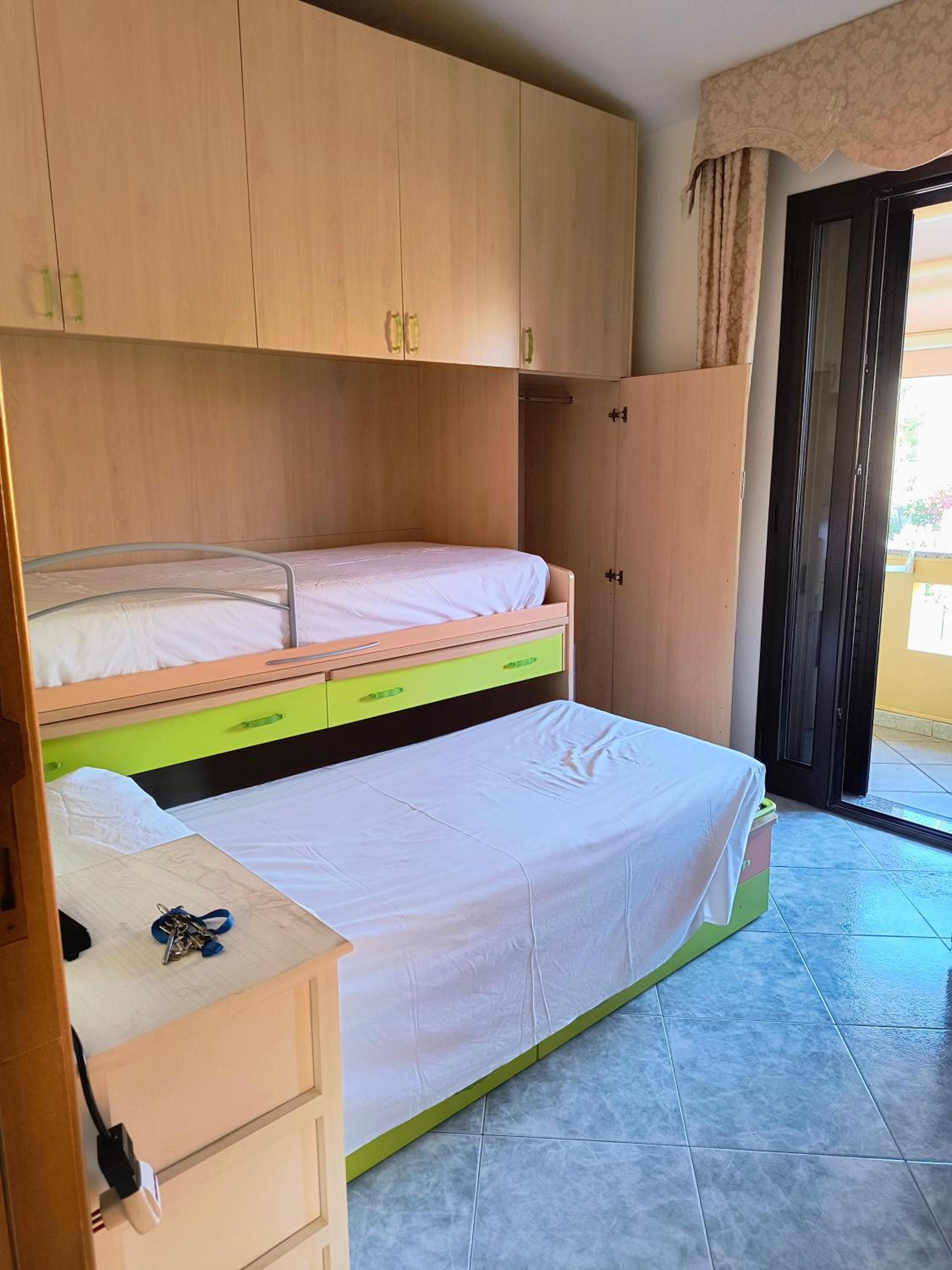 Twin Room with Shared Toilet photo 1