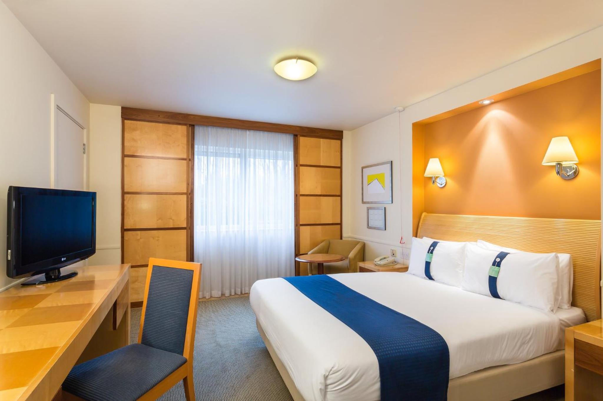 Standard King Room - Photo 1
