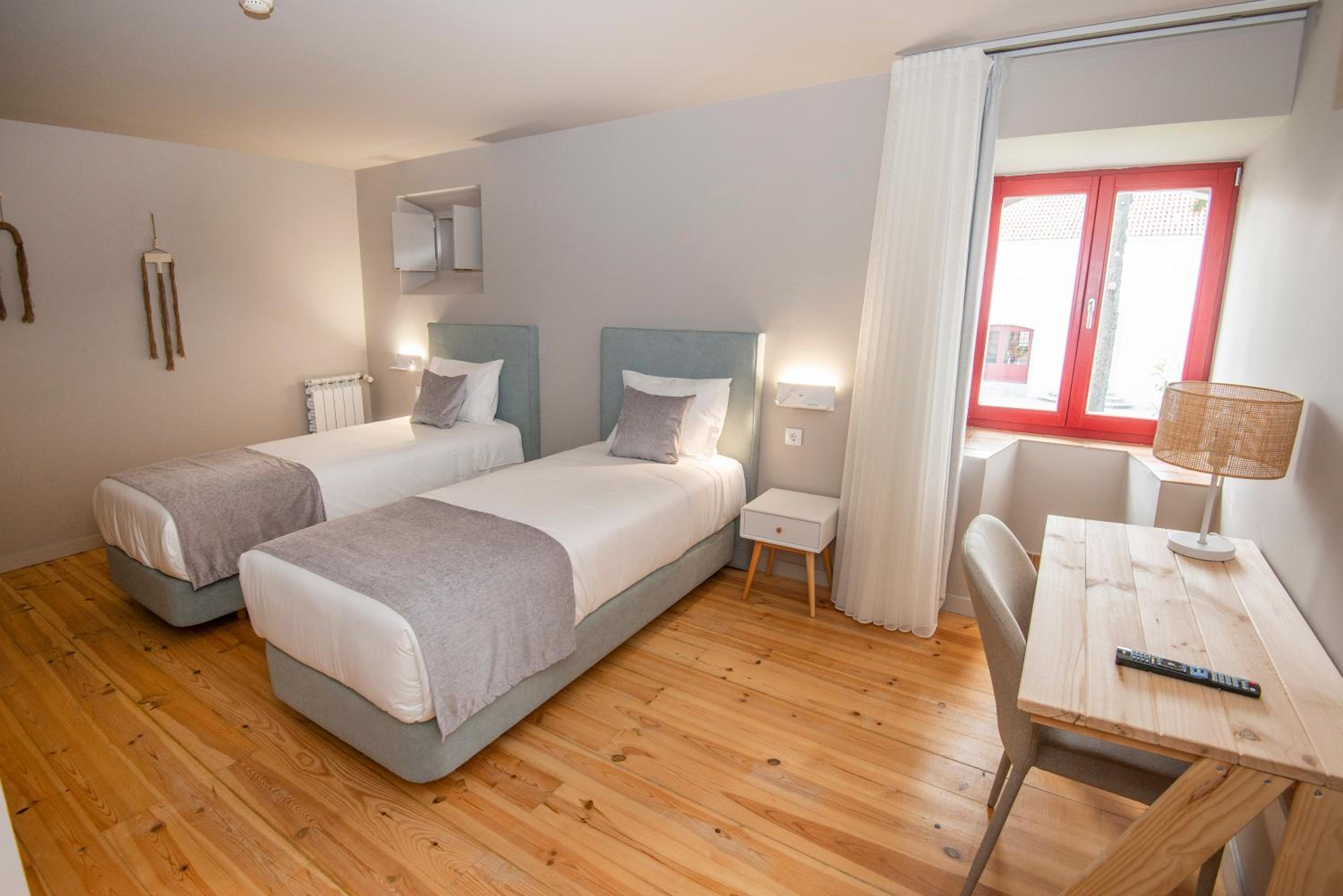 Twin Room with Private Bathroom photo 1