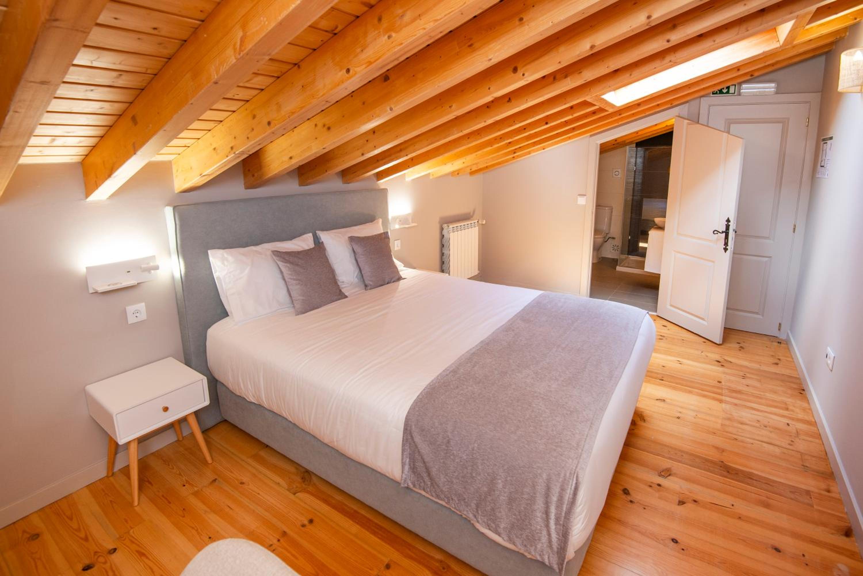 Double Room with Private Bathroom photo 3