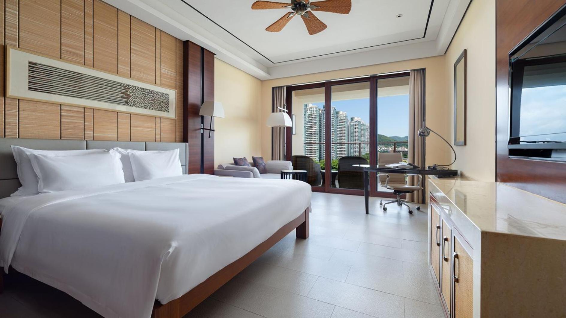 King Room with City View - Smoking