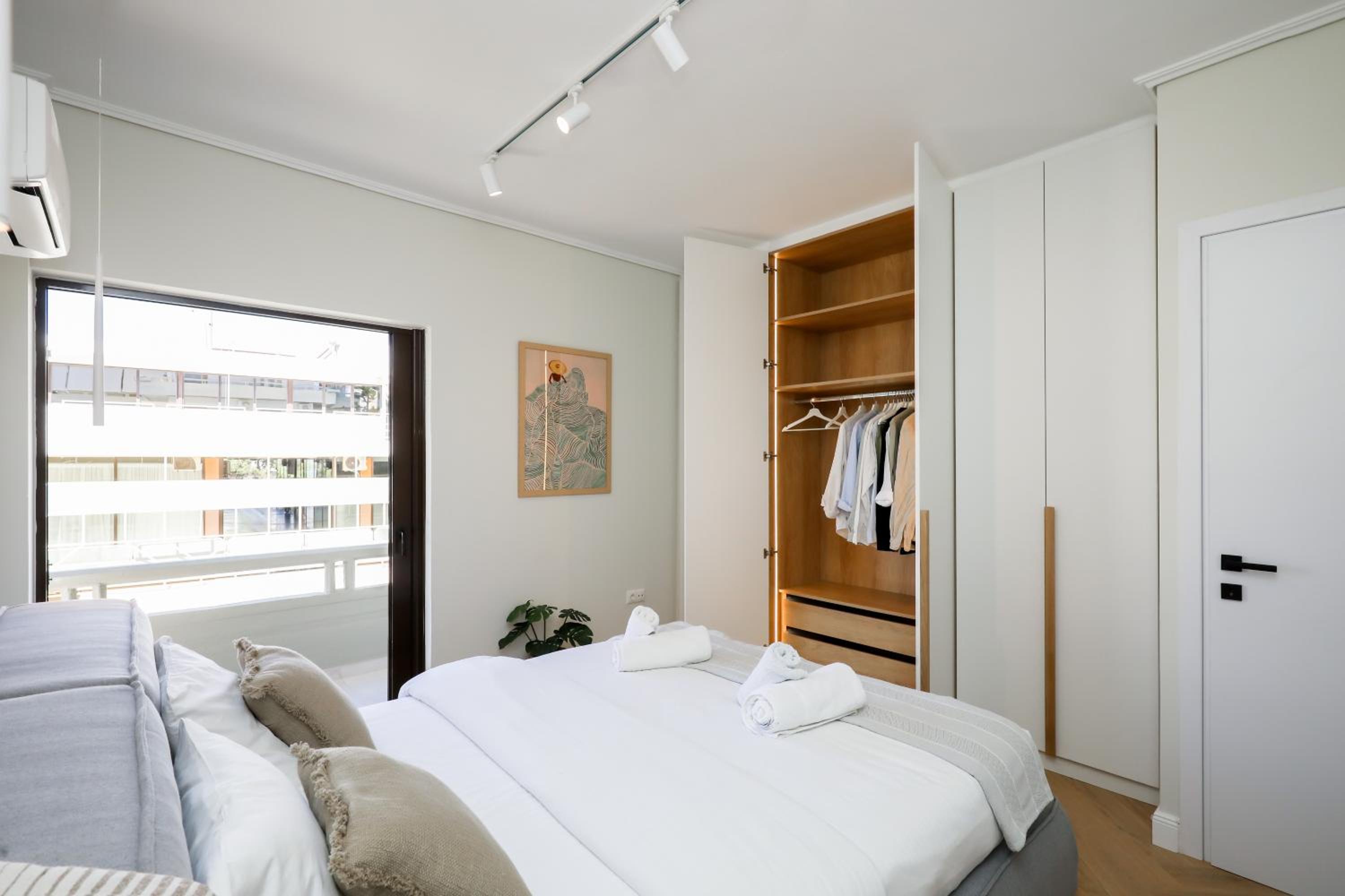 Three-Bedroom Apartment photo 3