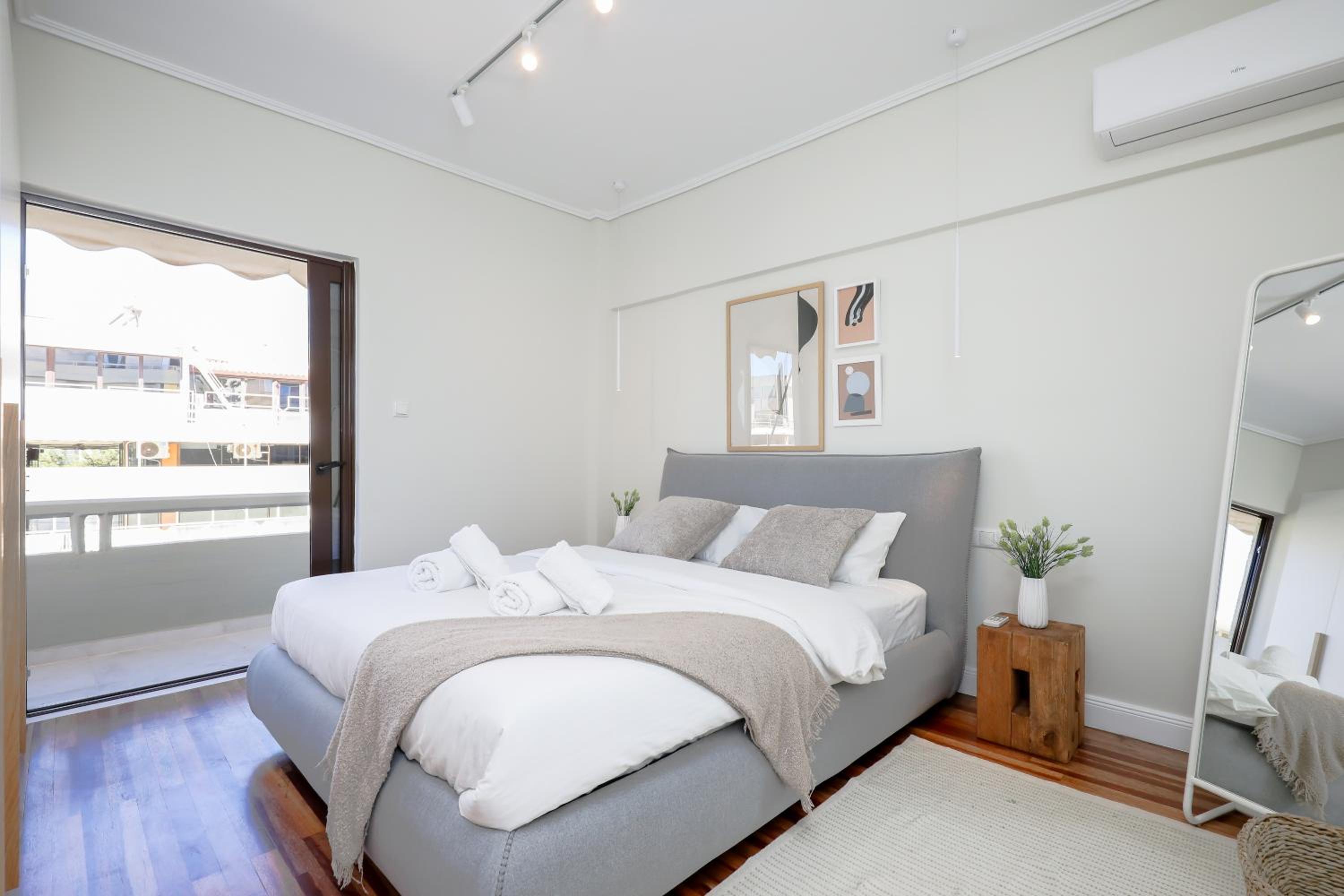 Three-Bedroom Apartment photo 2