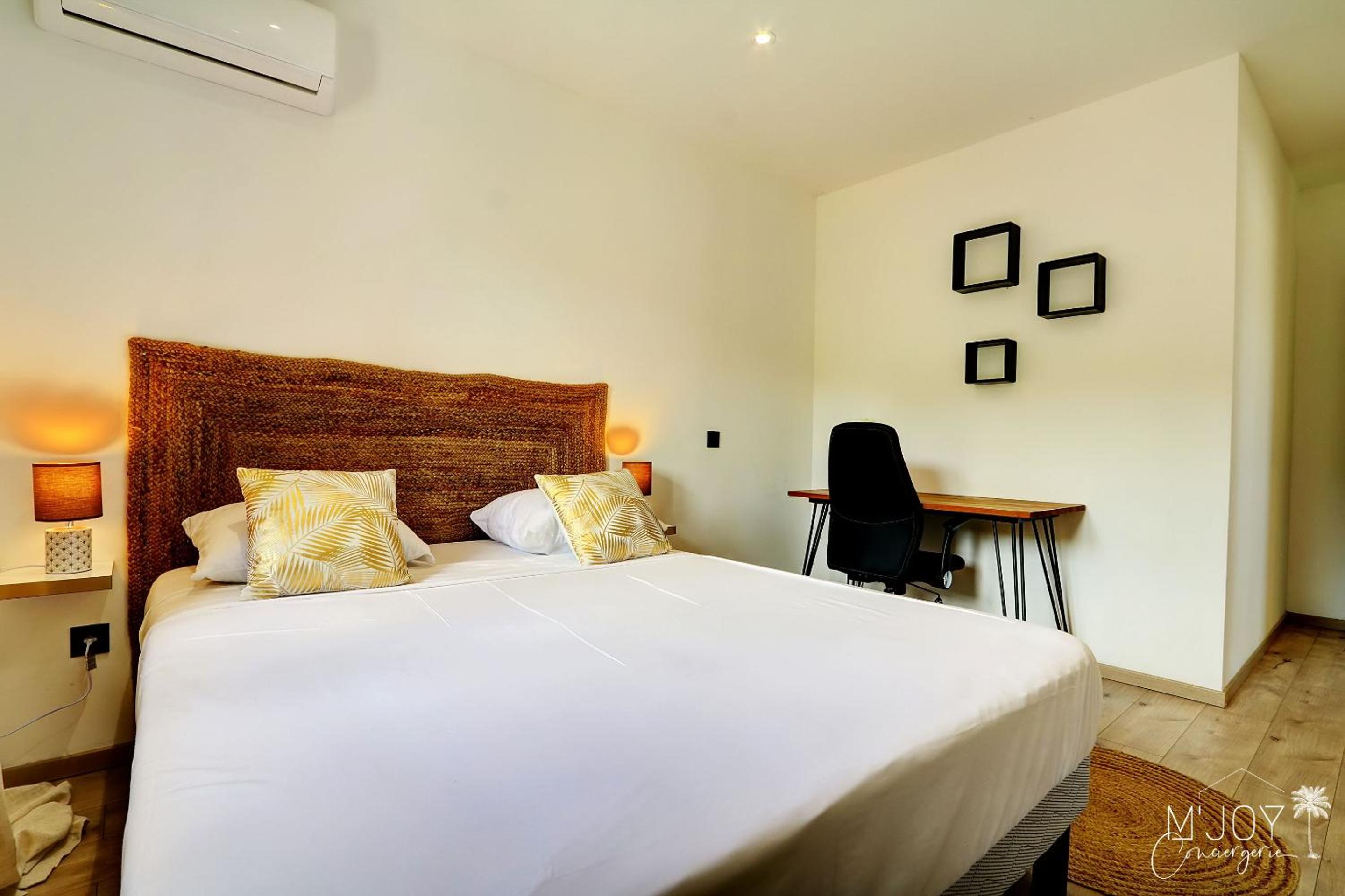 Four-Bedroom Holiday Home photo 3