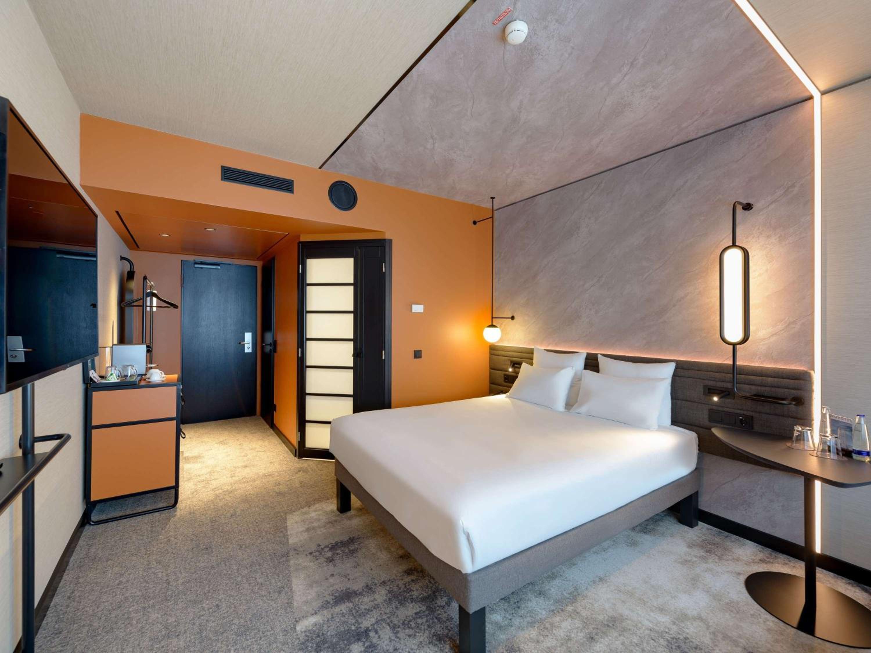 Standard Double Room - Photo 7