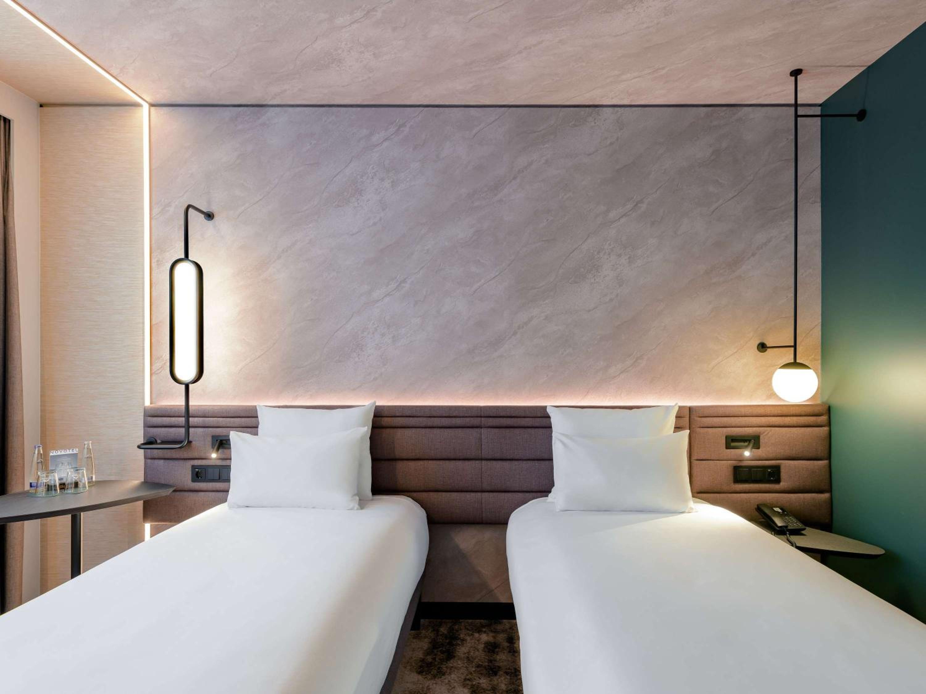 Standard Twin Room - Photo 9