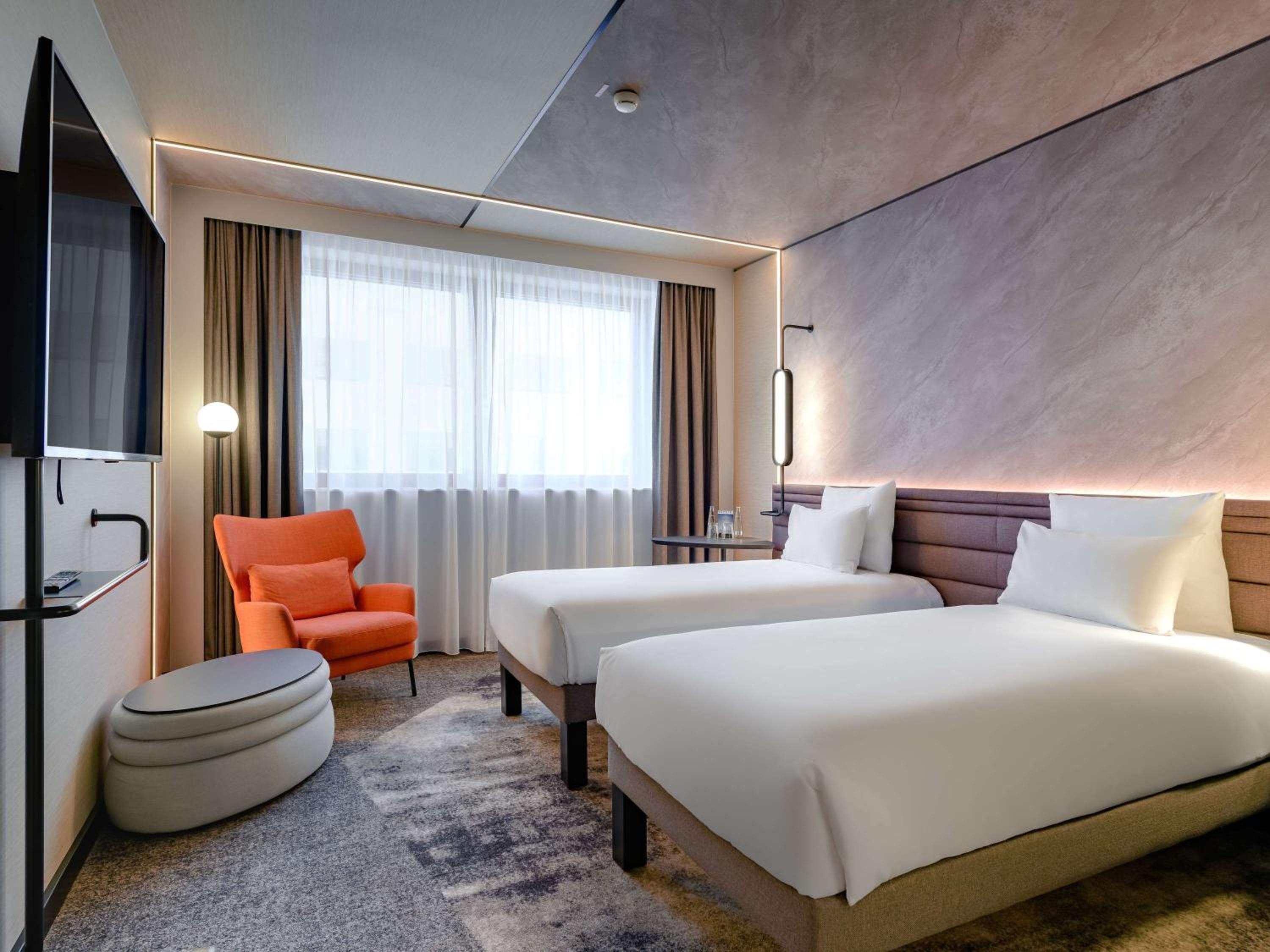 Standard Twin Room - Photo 8