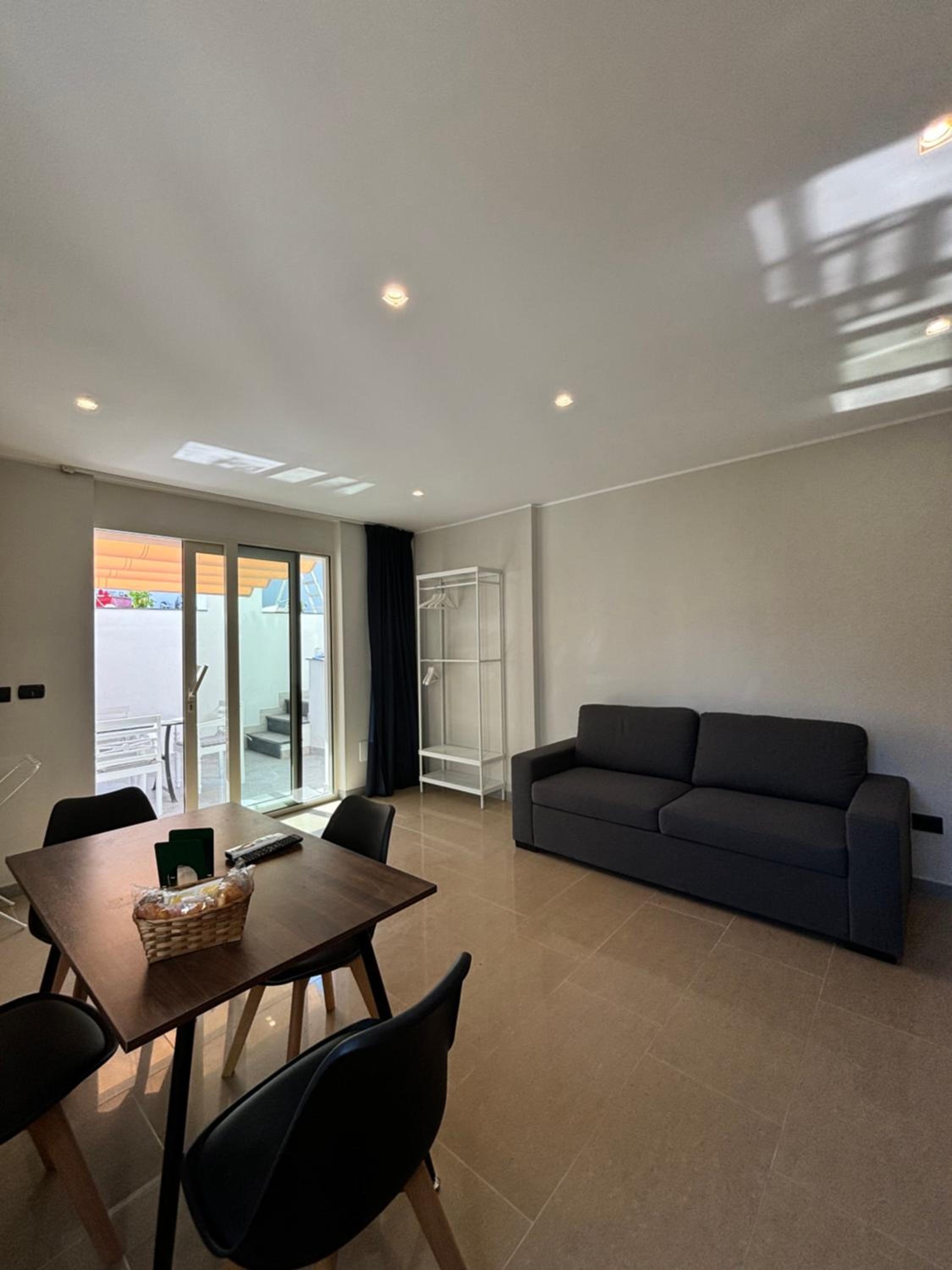One-Bedroom Apartment with View photo 2