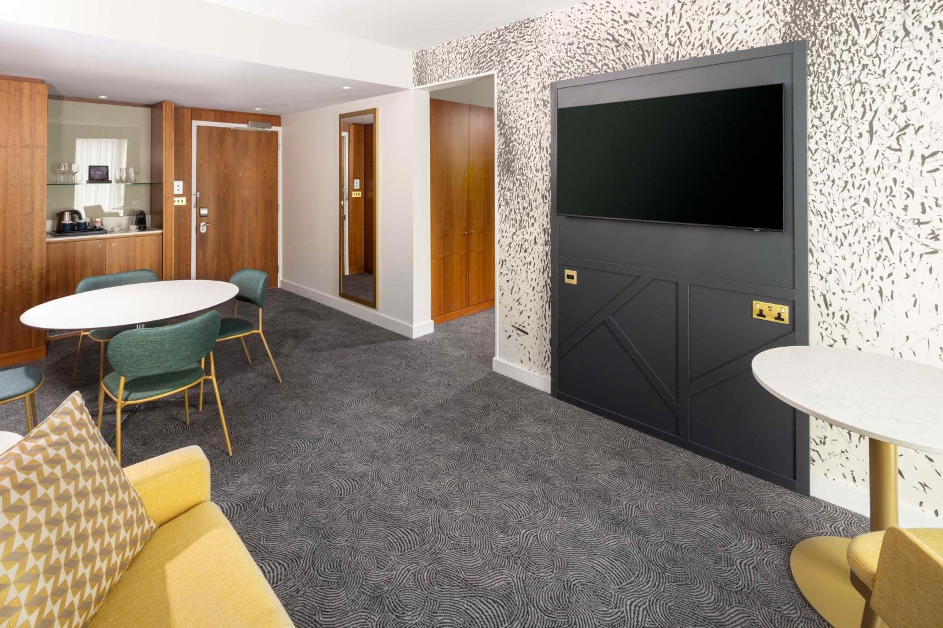 King City Suite - Photo 2