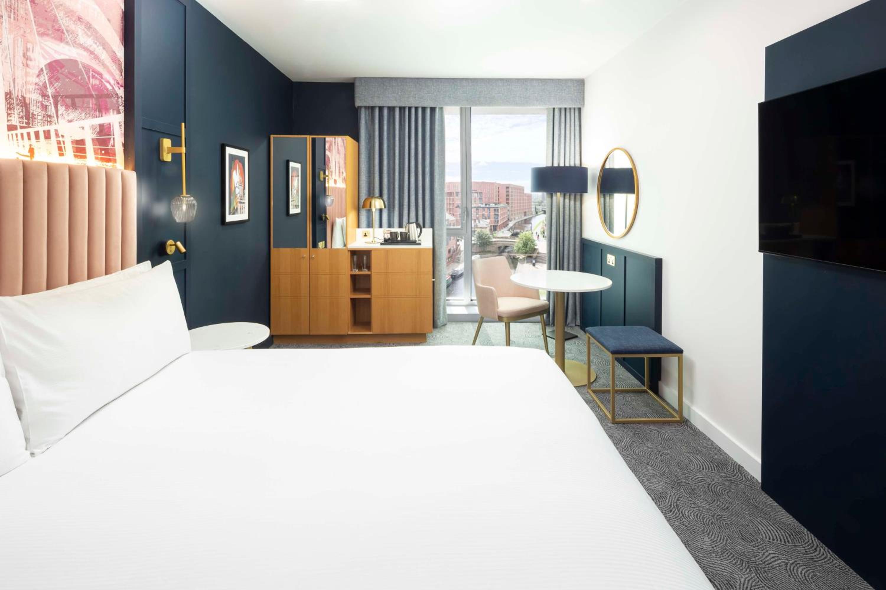 King Room with Canal View - Photo 3