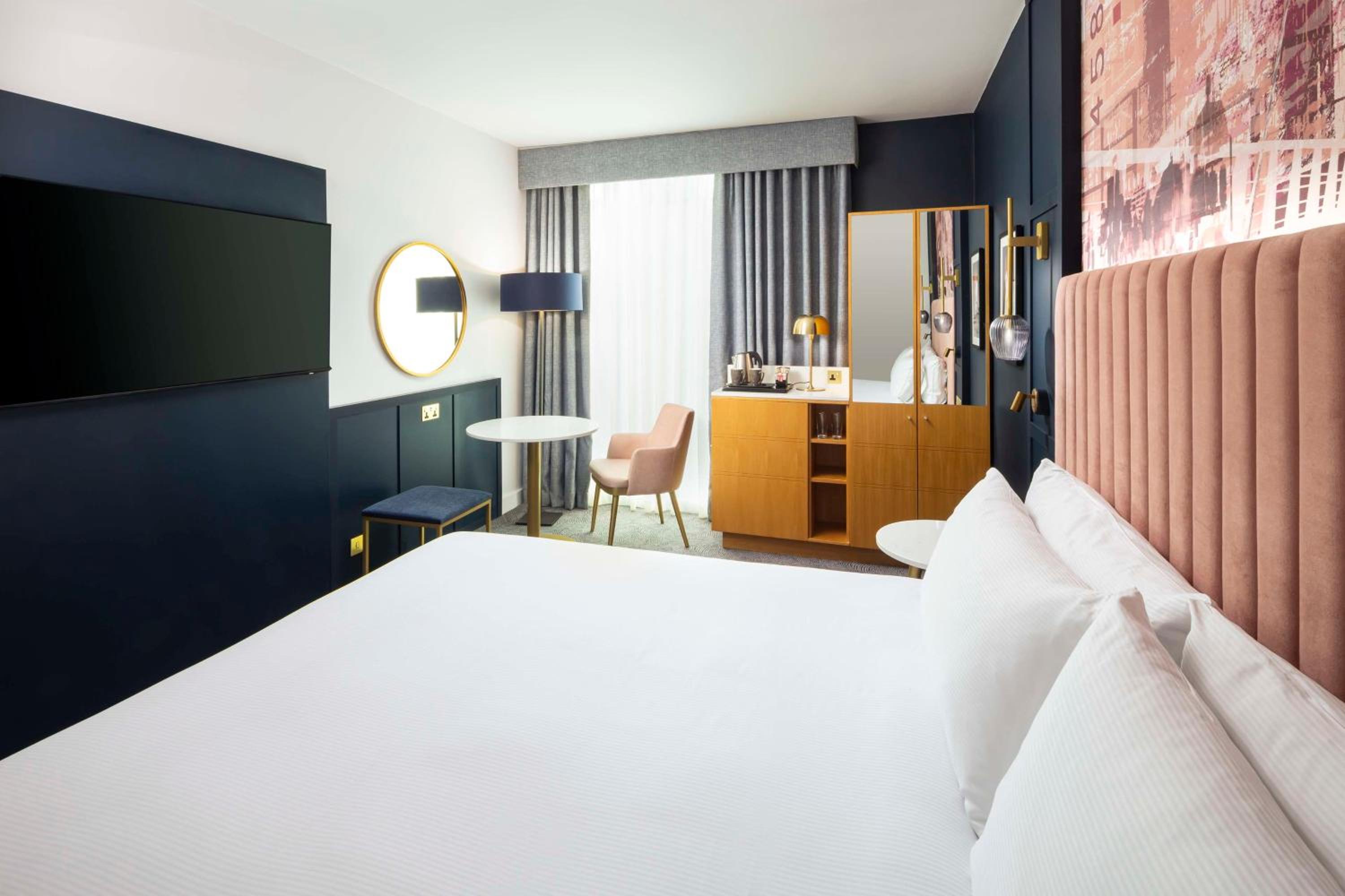 Superior King Room - Photo 1