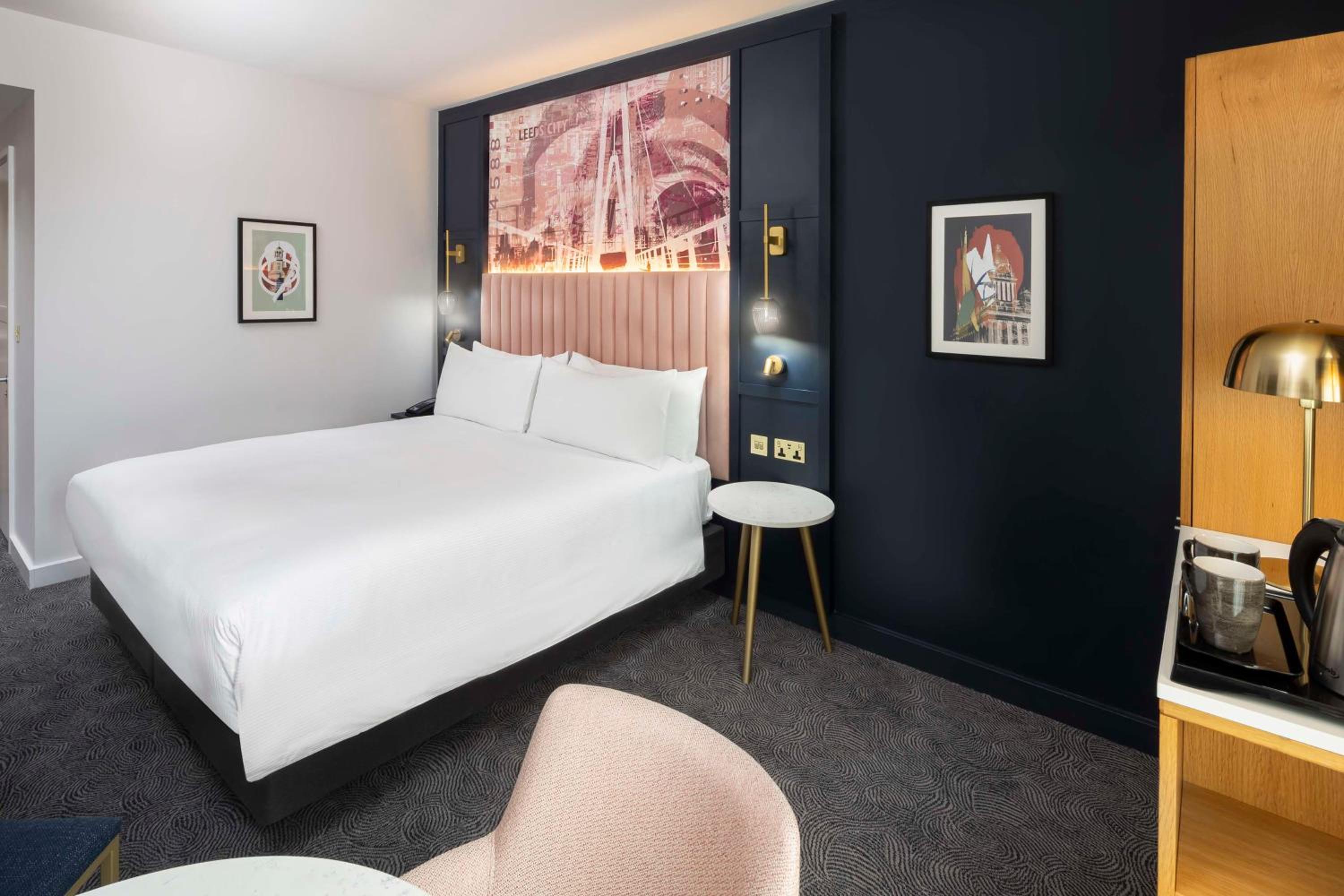 King Room with Canal View - Photo 1