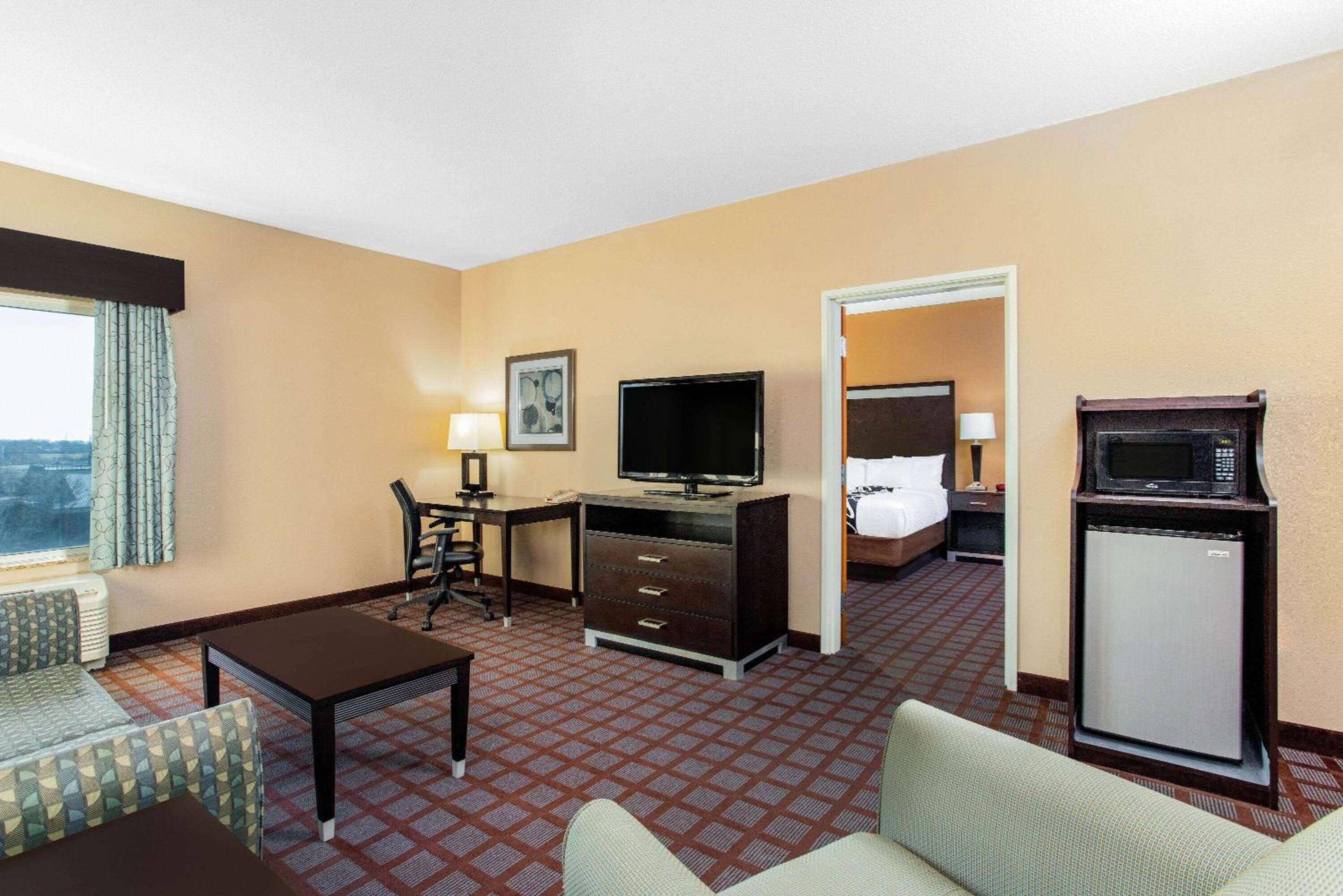 One-Bedroom King Suite - Non-Smoking