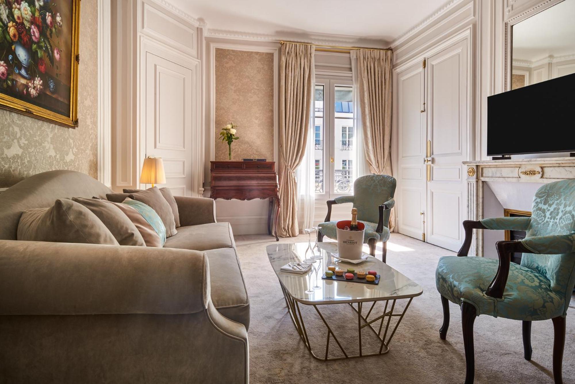 Prestige Suite - rue de la Paix View