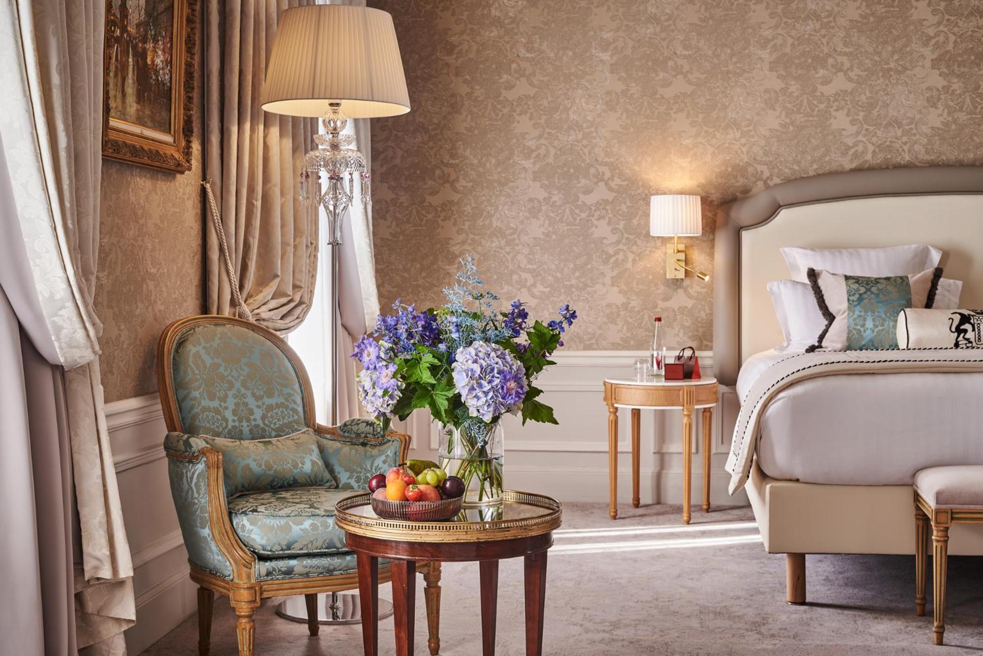 Prestige Suite - rue de la Paix View