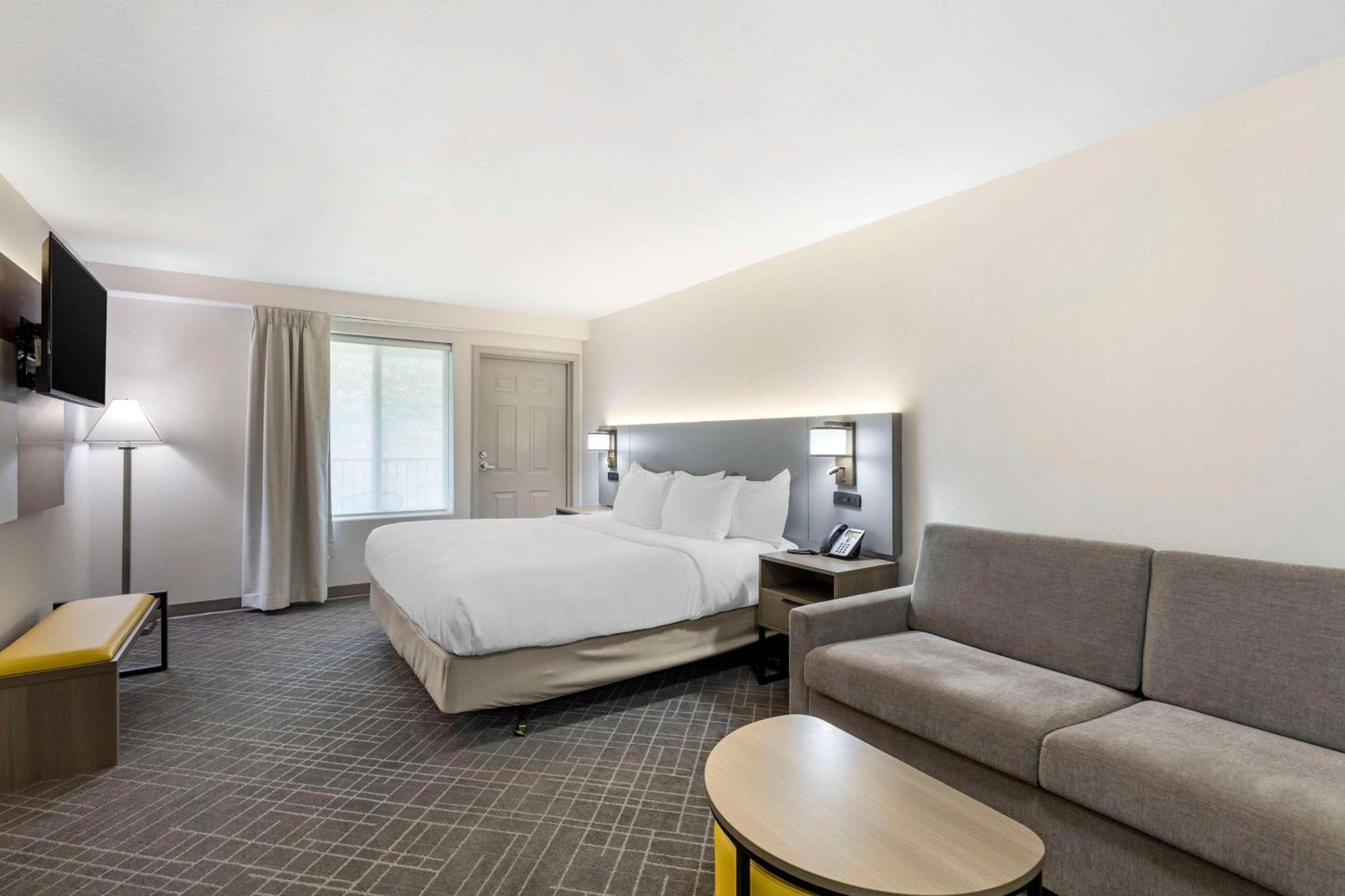 Superior Efficiency Family King Suite - Non-Smoking - Photo 12