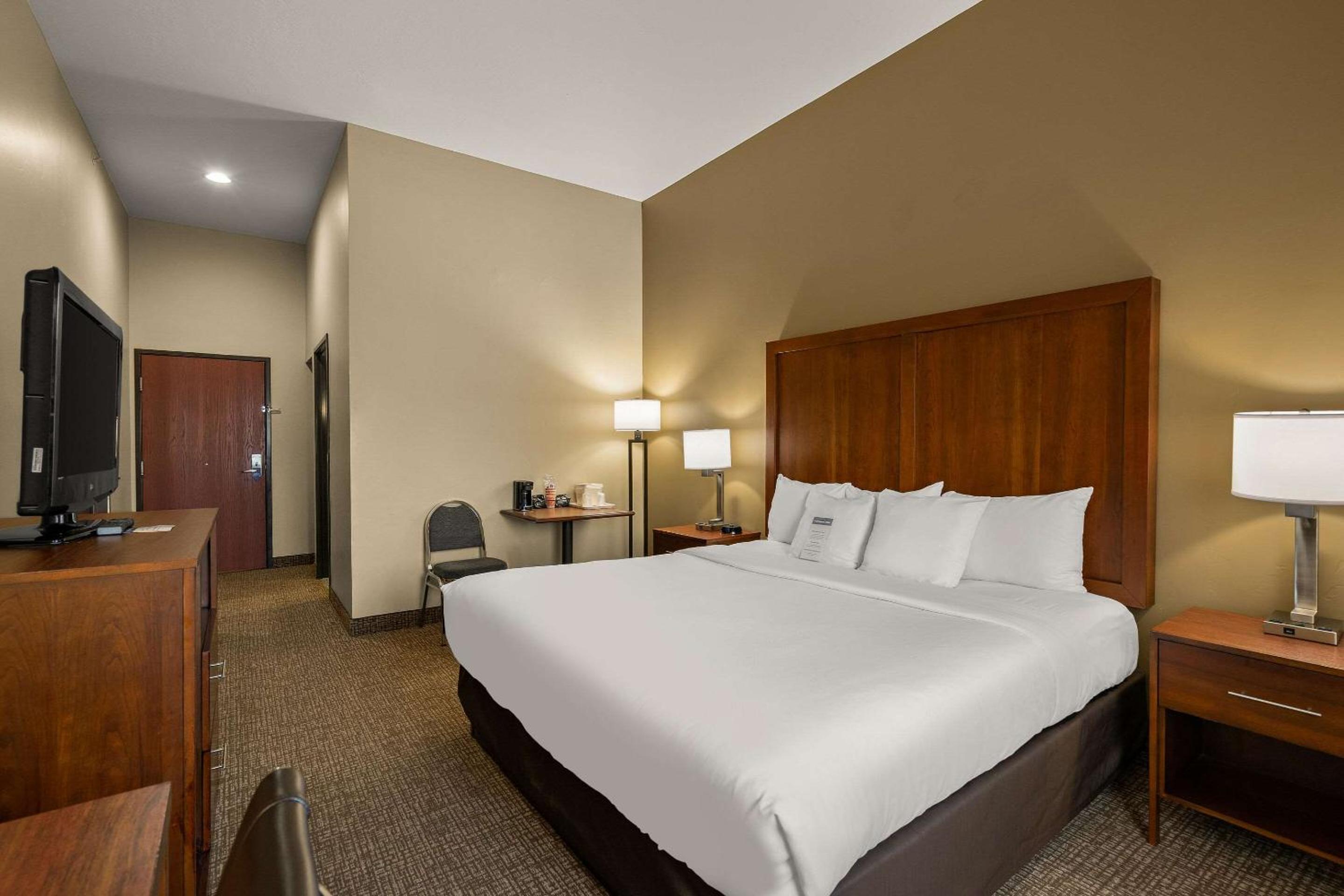 King Room - Disability Access/Non-Smoking - Photo 6