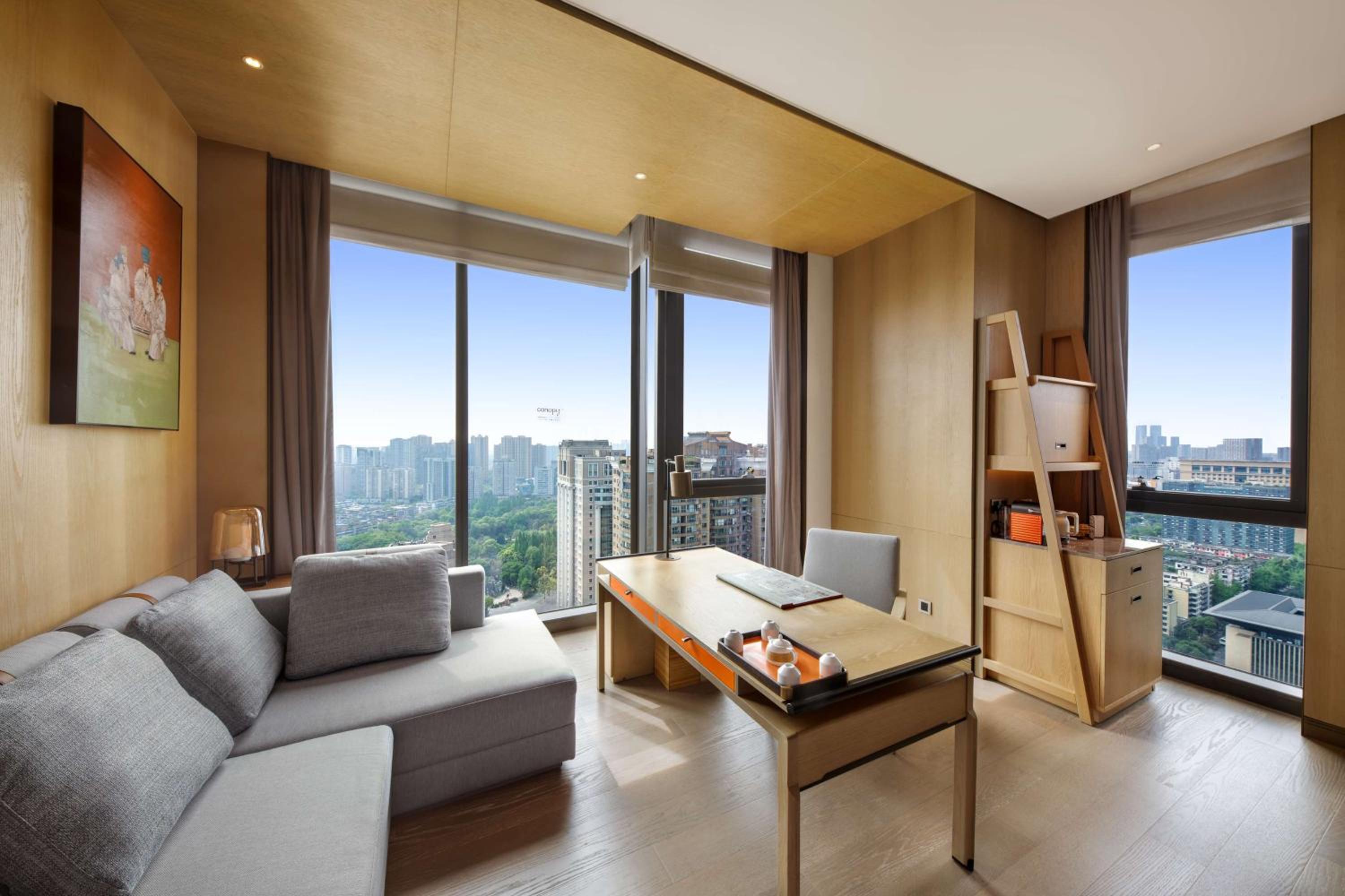 Deluxe King Room with Skyline View