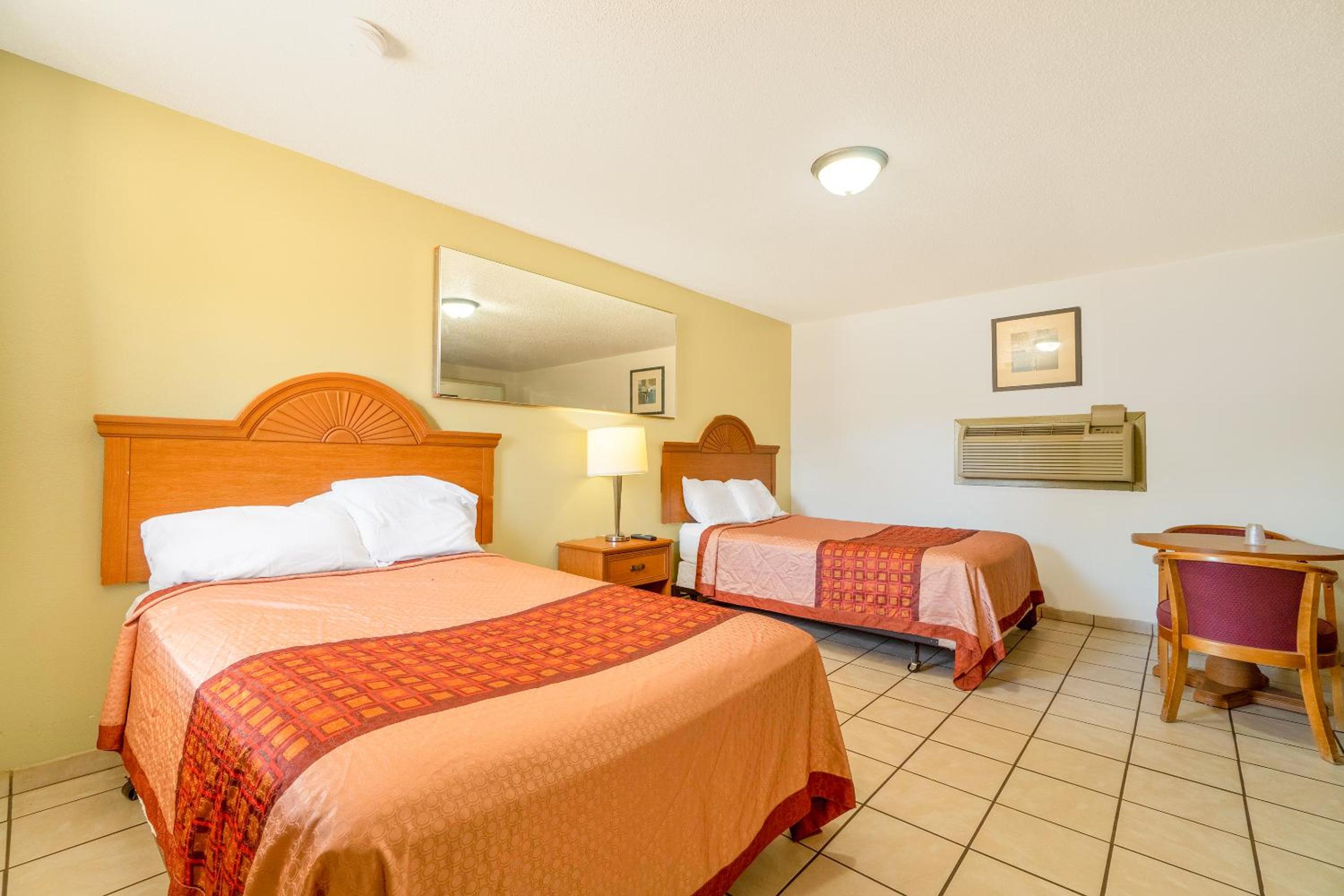 2 Queen Beds Non-Smoking