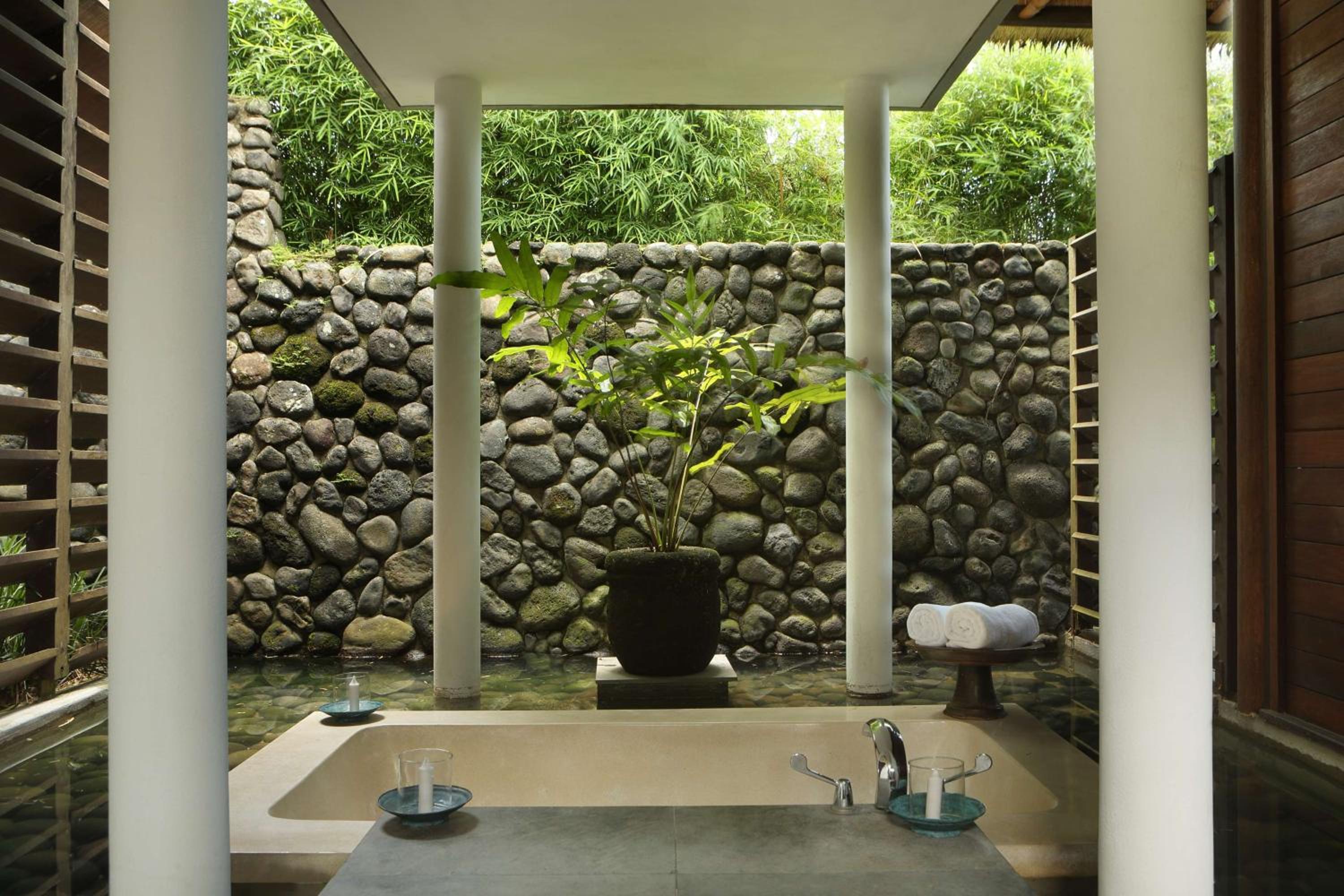Villa ,Daily Afternoon Tea, Complimentary 60-minute photography session with one photo included, Daily schedule shuttle service to Ubud, Daily wellness activities, Bicycles for personal use around the resort