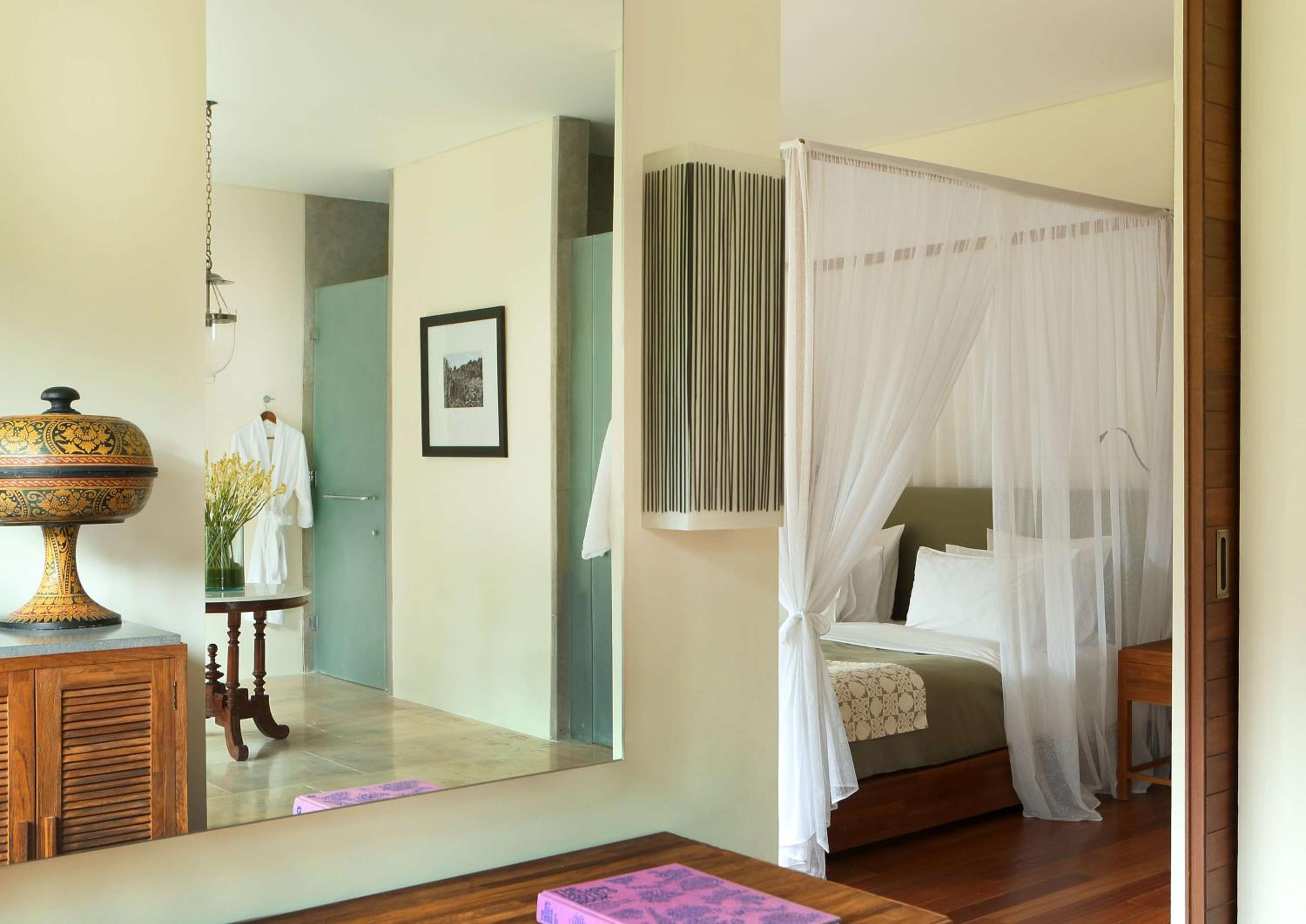 Forest Villa ,Daily Afternoon Tea, Complimentary 60-minute photography session with one photo included, Daily schedule shuttle service to Ubud, Daily wellness activities, Bicycles for personal use around the resort