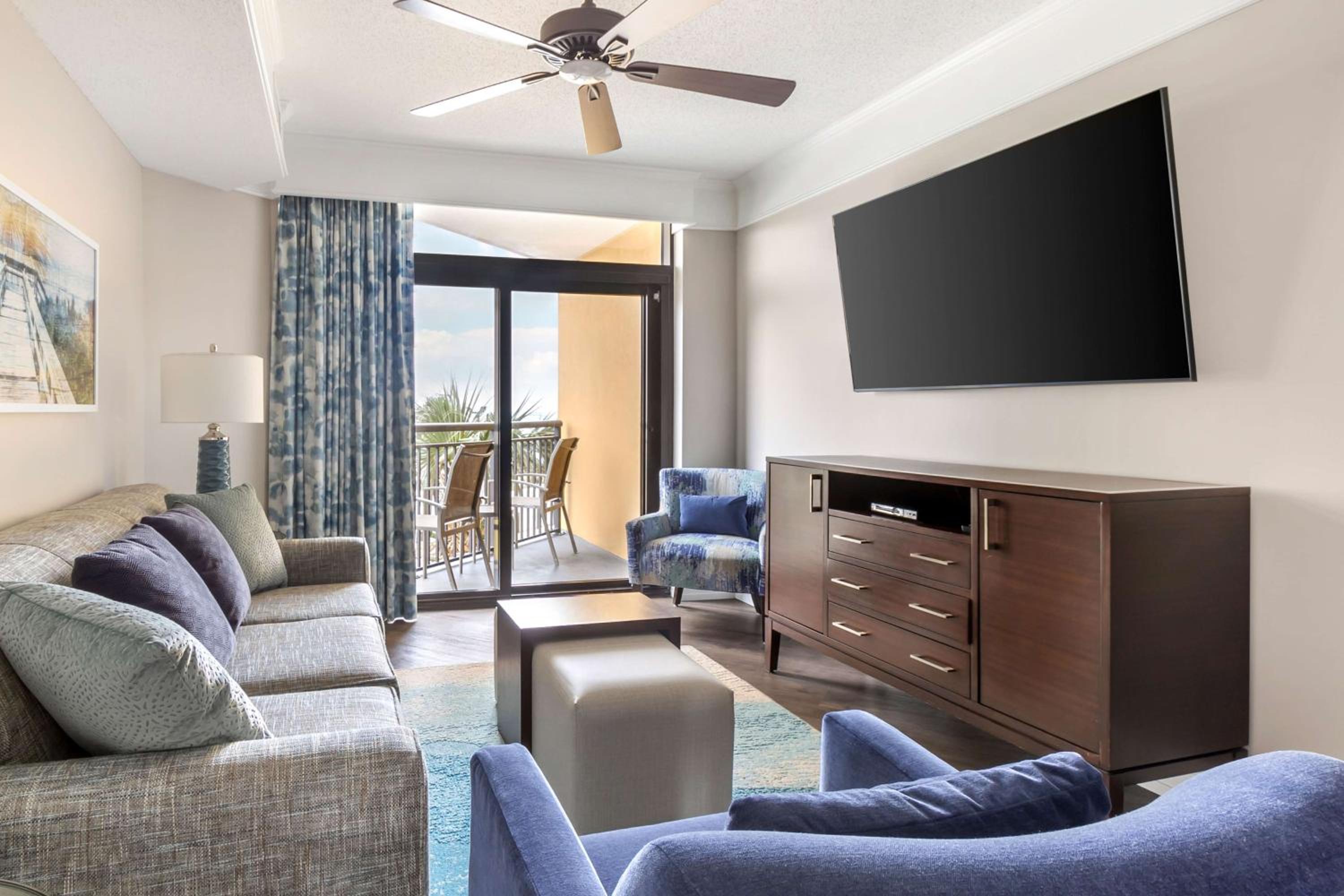 Two-Bedroom King Suite with Two Queen Beds and Partial Ocean View - Photo 4