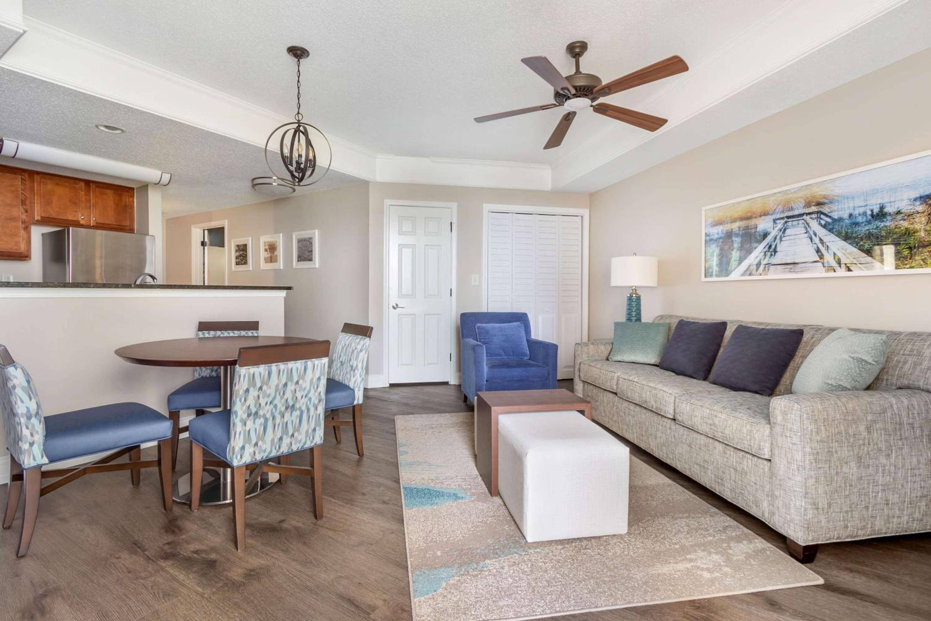 One-Bedroom King Suite with Partial Ocean View - Photo 1