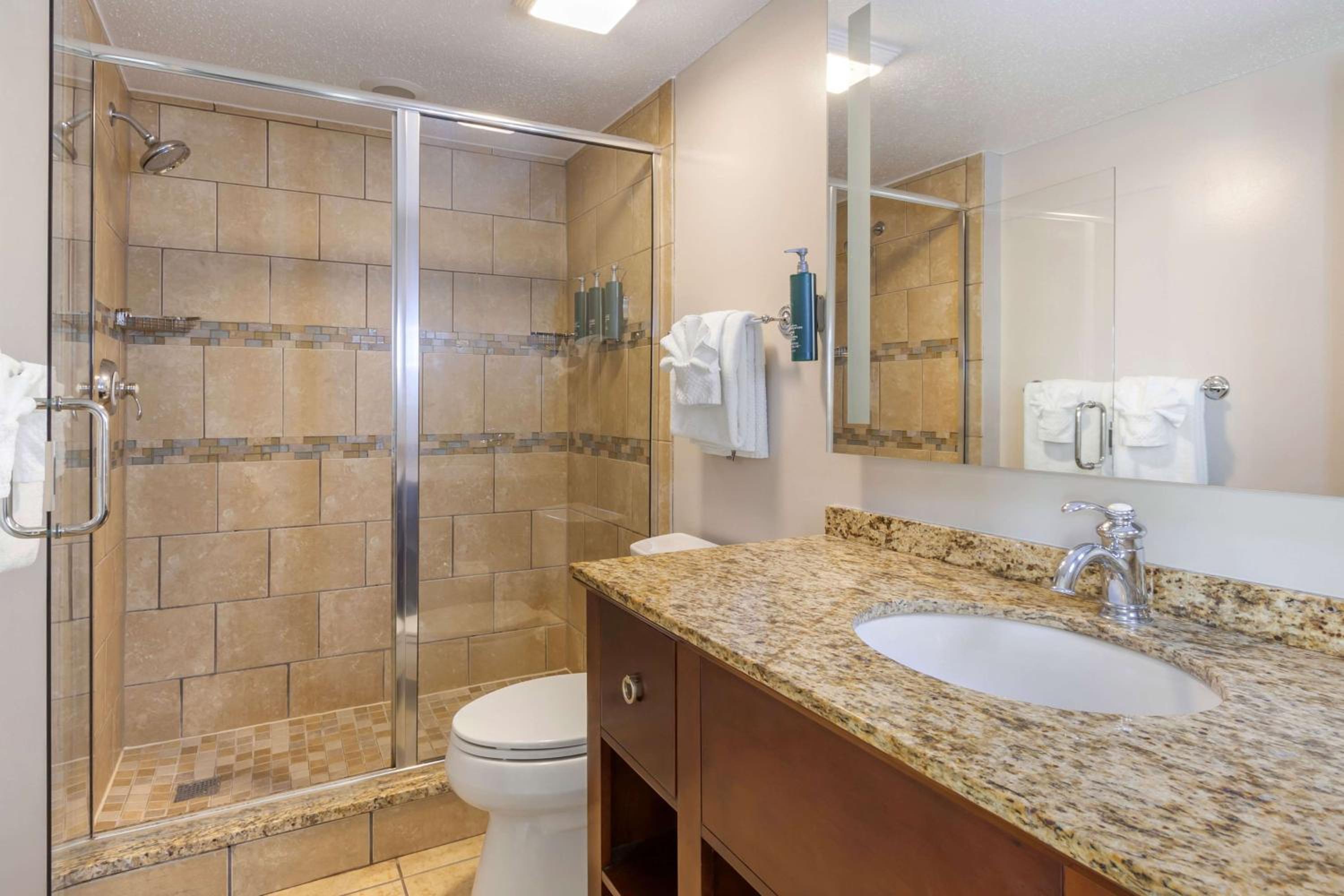 Two-Bedroom King Suite with Two Queen Beds and Partial Ocean View - Photo 2