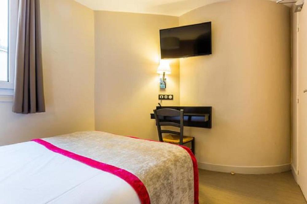 Single Room with Private Bathroom photo 1