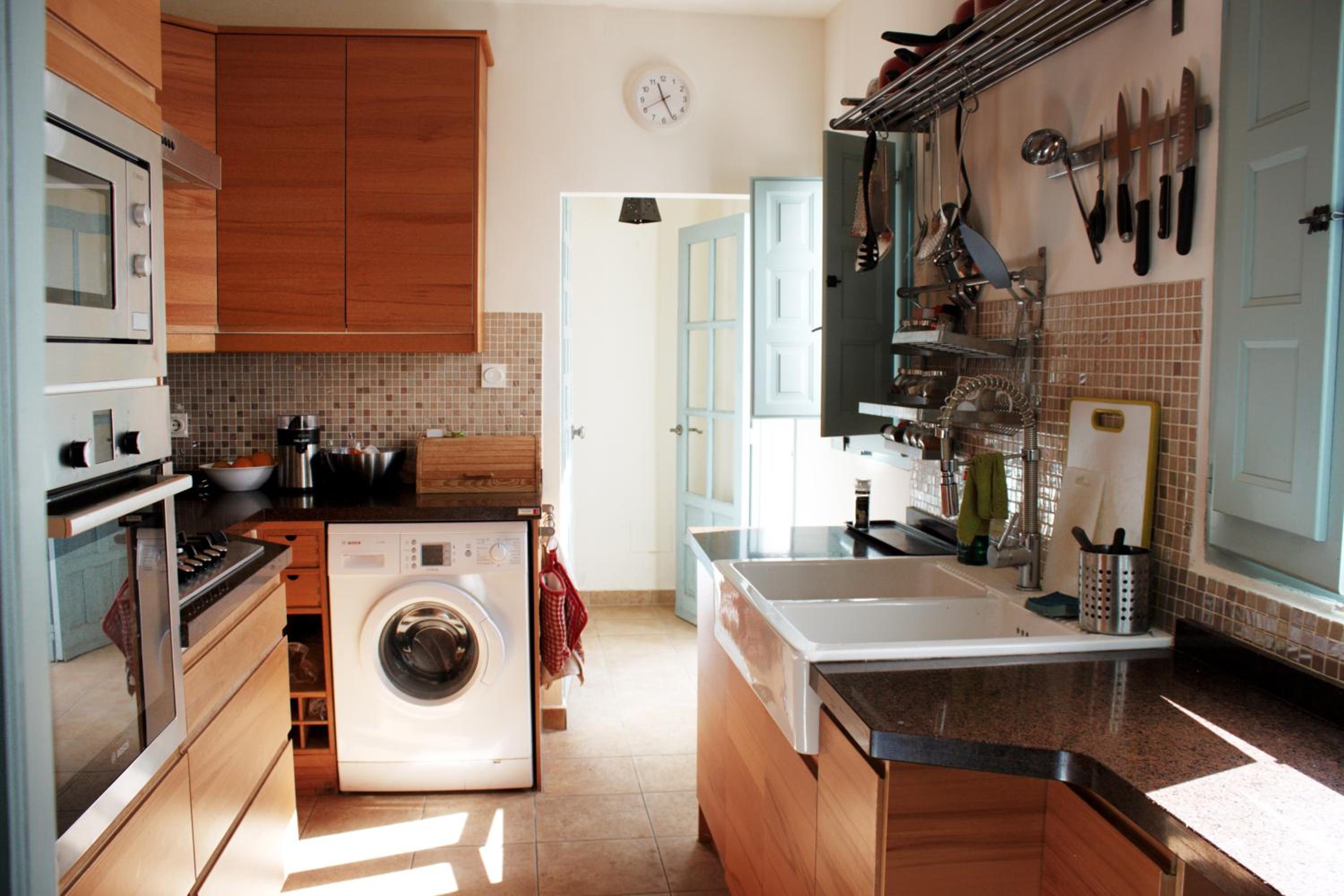 Three-Bedroom House photo 2