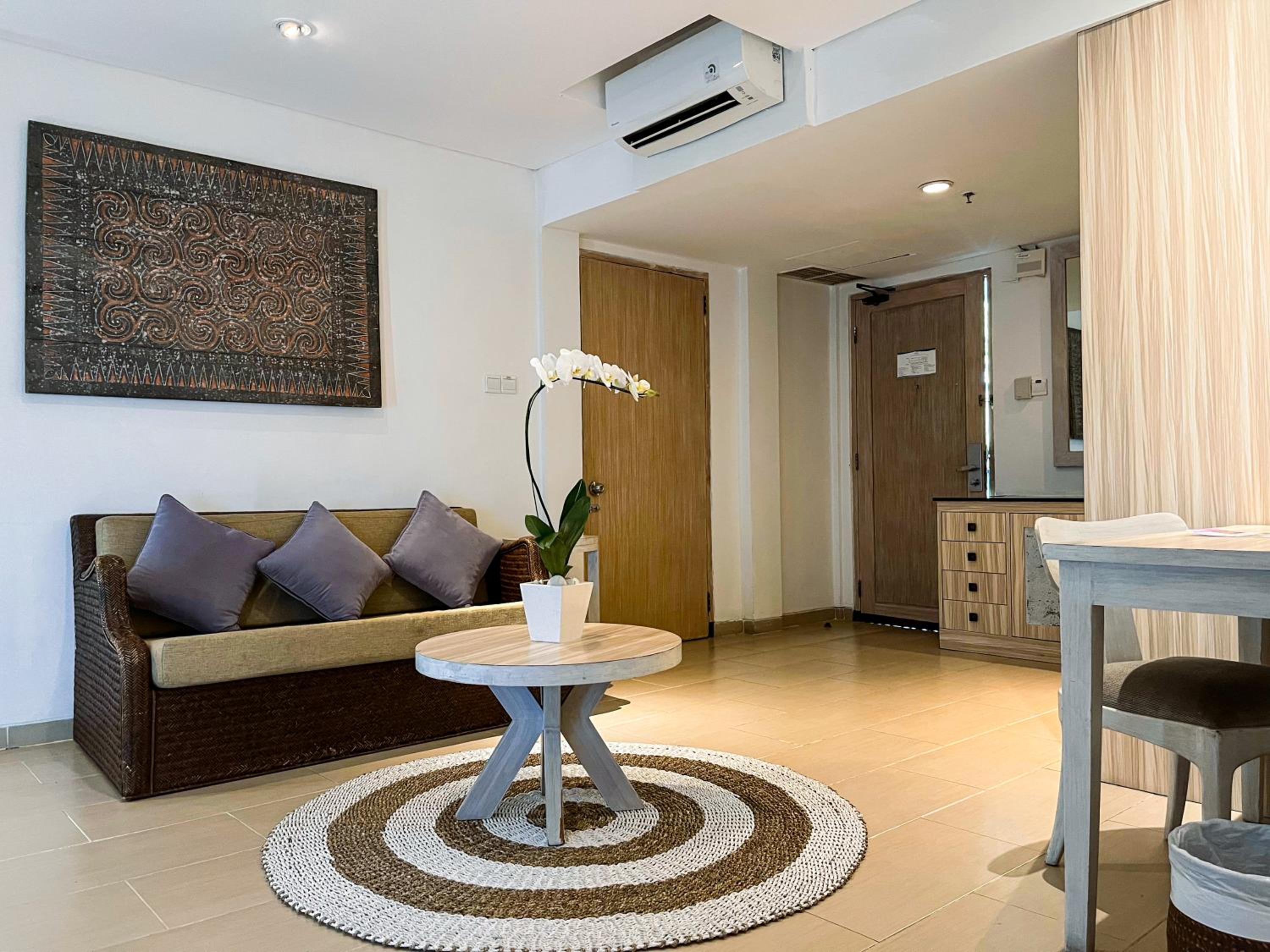 Suite - Photo 5