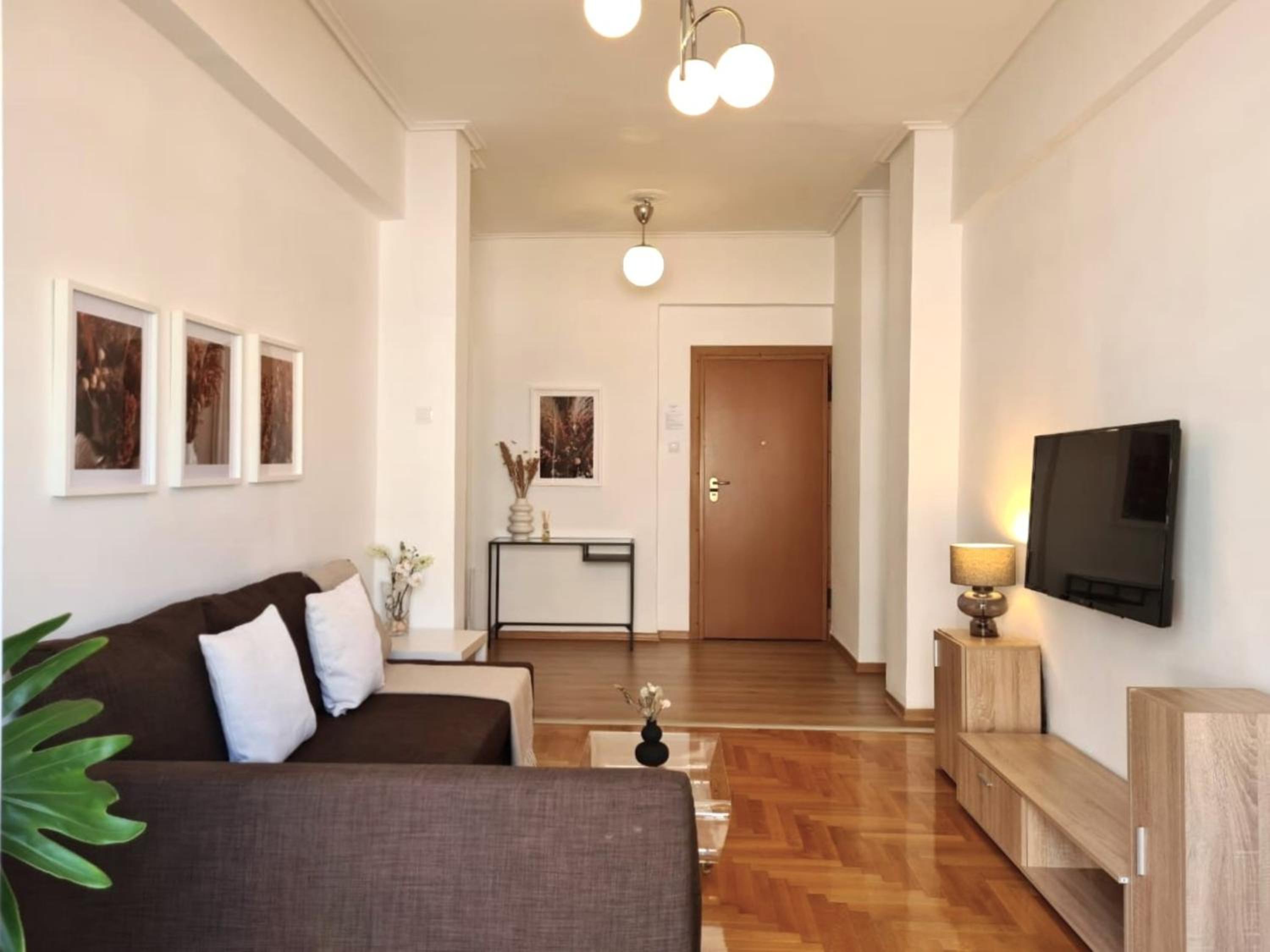 One-Bedroom Apartment photo 2